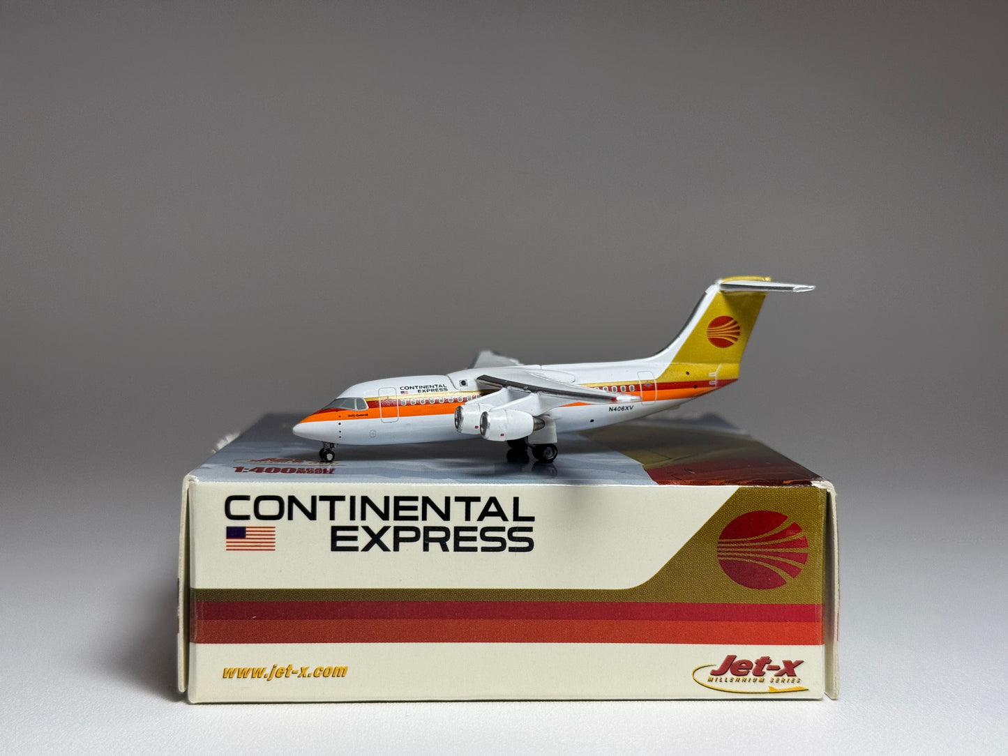 Jet-X 1:400 Continental Airlines BAe 146 N406XV Red Meatball JX320