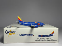 Gemini Jets 1:400 Southwest Airlines Boeing 737-700 N409WN Triple Crown One GJSWA1577