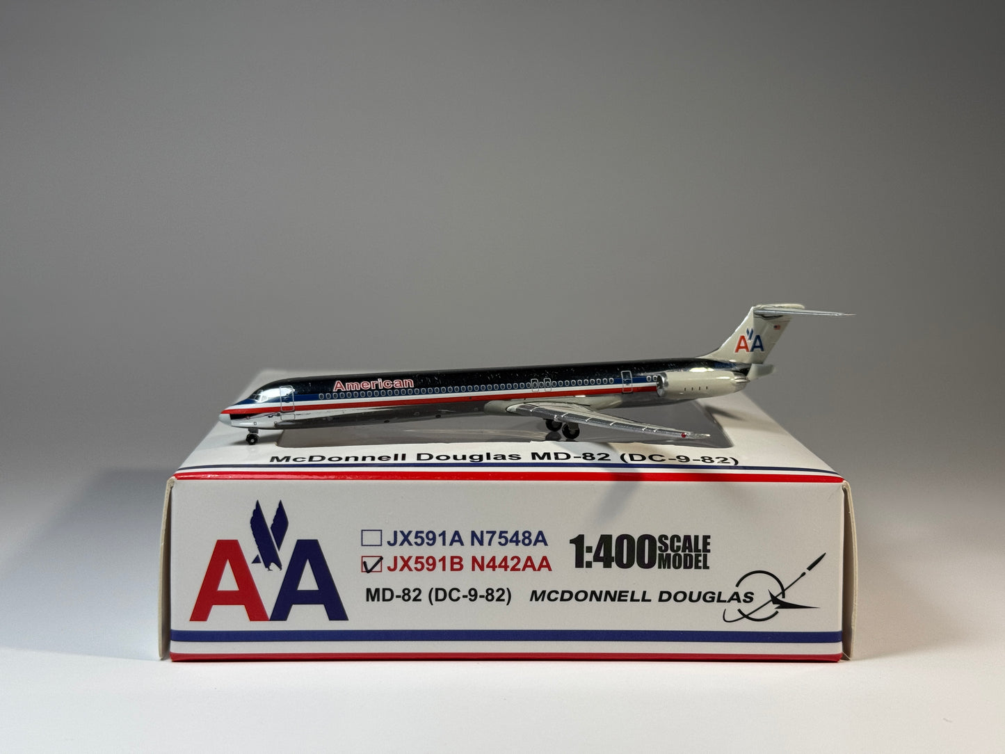 Jet-X 1:400 American Airlines McDonnell Douglas MD-82 N442AA Polished JX591B