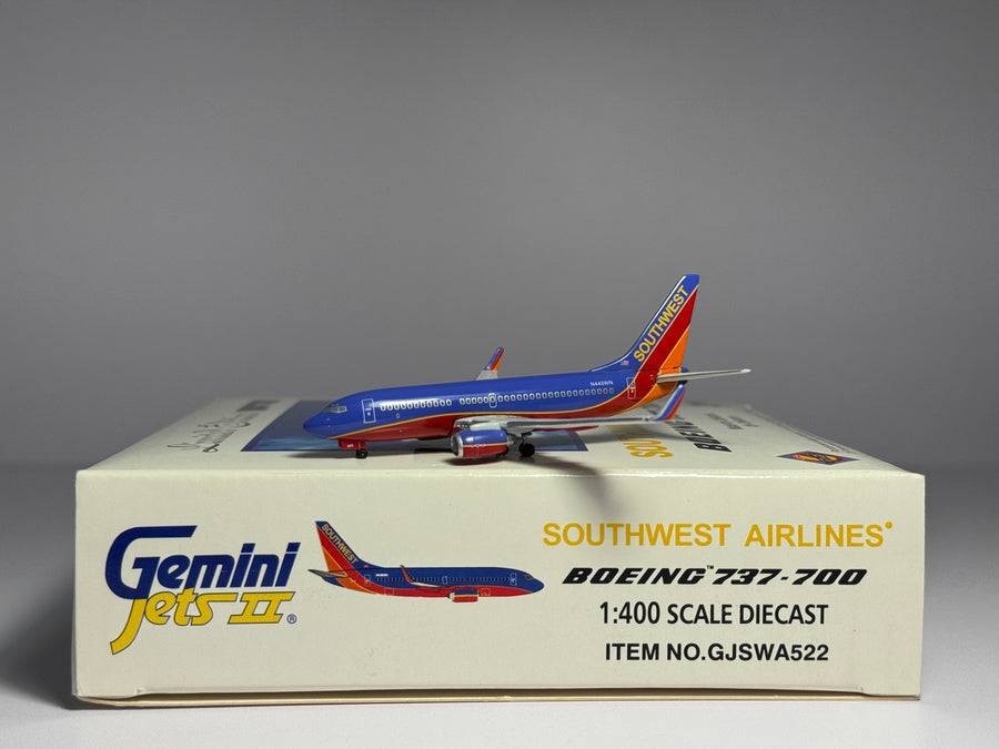 Gemini Jets 1:400 Southwest Airlines Boeing 737-700 N445WN Canyon Blue GJSWA522