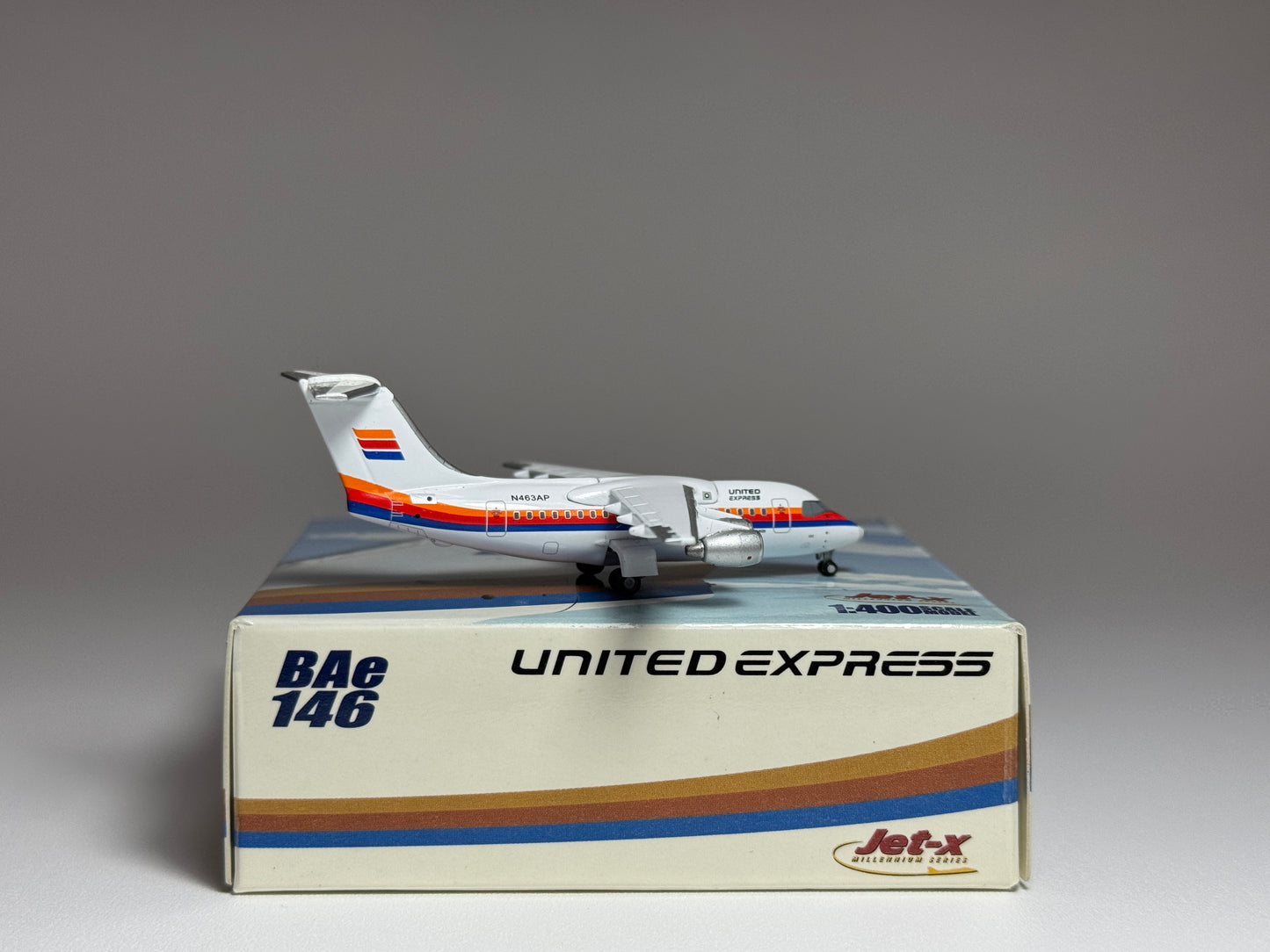 Jet-X 1:400 United Express BAe 146 N463AP Saul Bass JX310A