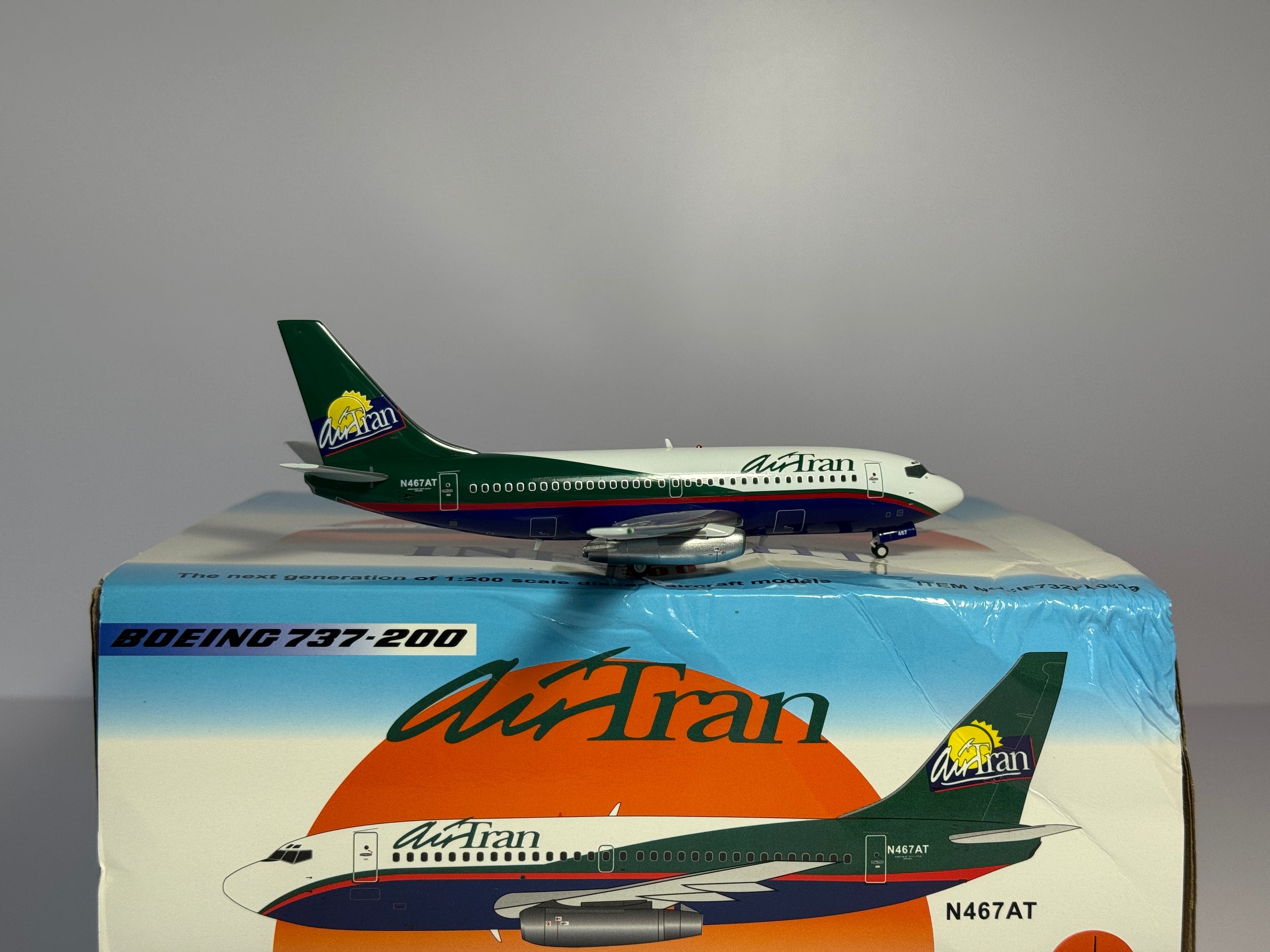 Inflight 1:200 AirTran Boeing 737-200 N467AT old colors IF732FL0519