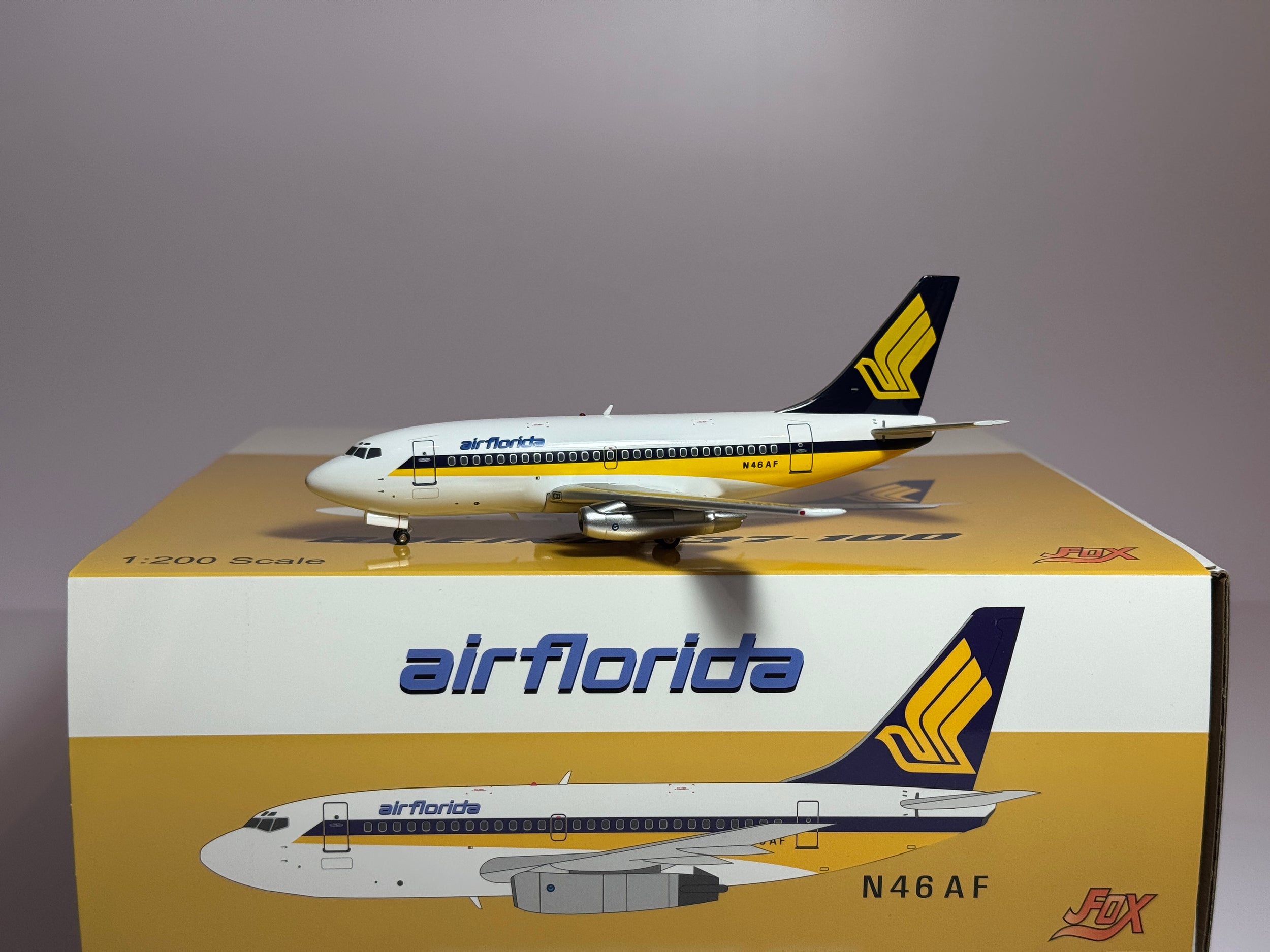 Inflight 1:200 Air Florida Boeing 737-200 N46AF Singapore hybrid JF-737-1-004 w/stand