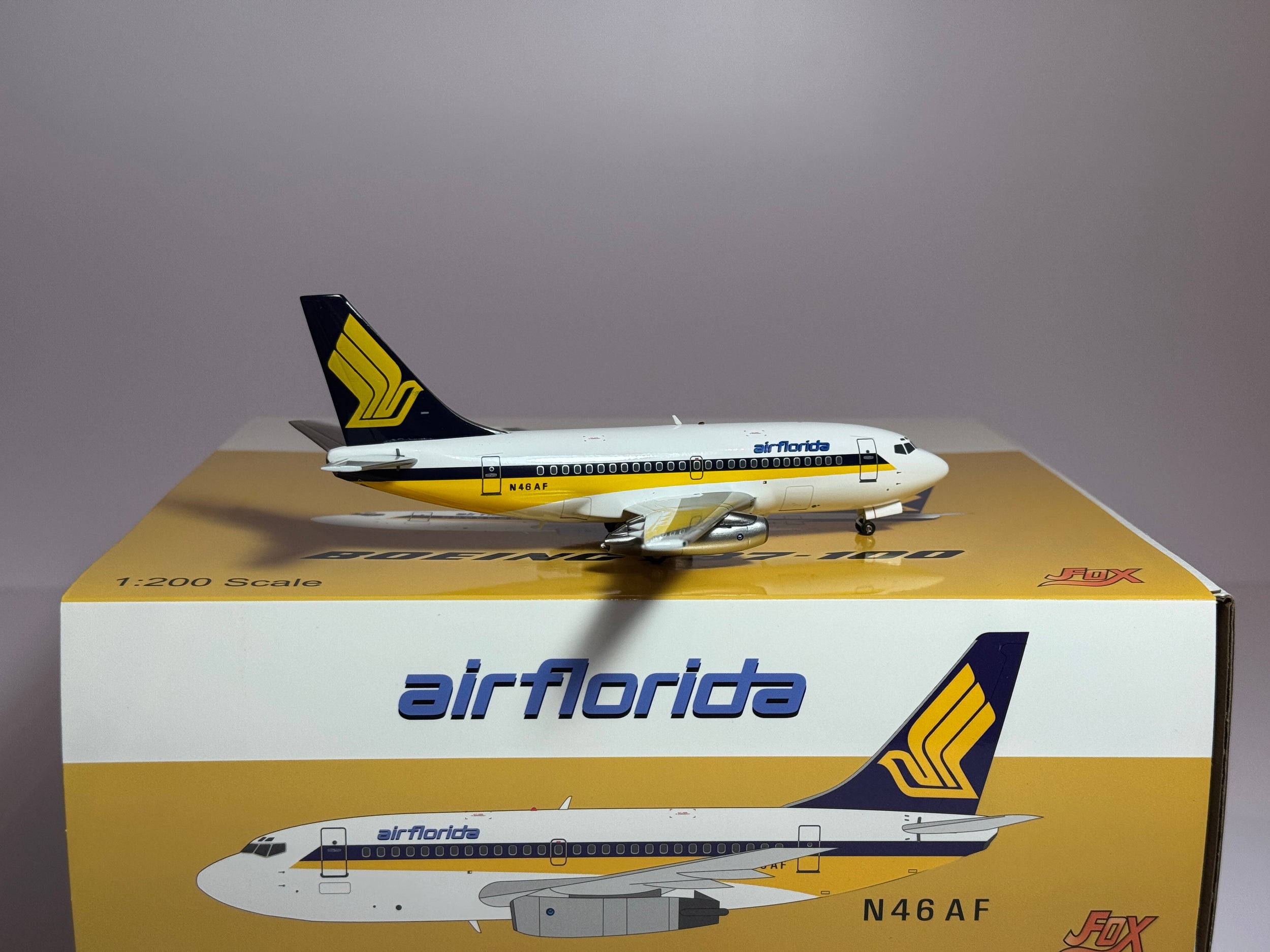 Inflight 1:200 Air Florida Boeing 737-200 N46AF Singapore hybrid JF-737-1-004 w/stand