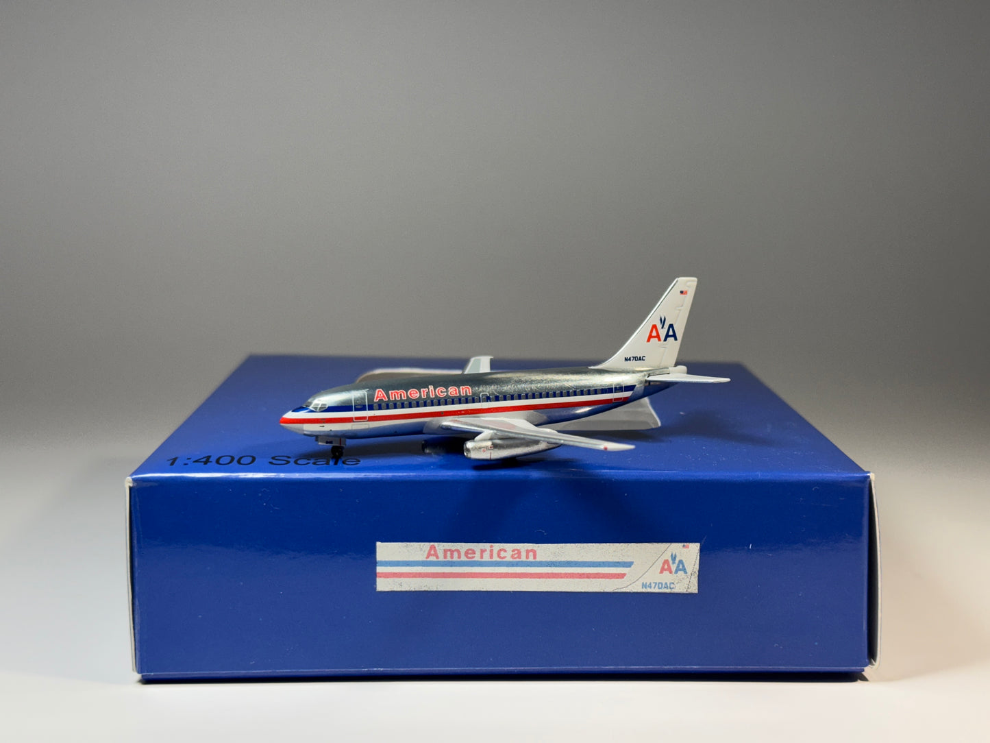 Aeroclassics 1:400 American Airlines Boeing 737-200 N470AC polished metal ACN470AC