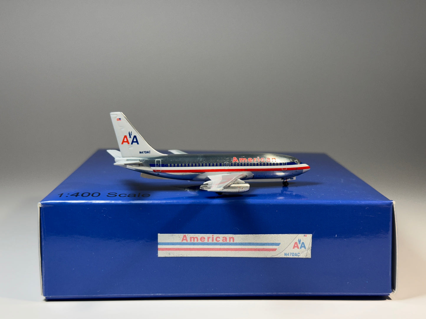 Aeroclassics 1:400 American Airlines Boeing 737-200 N470AC polished metal ACN470AC