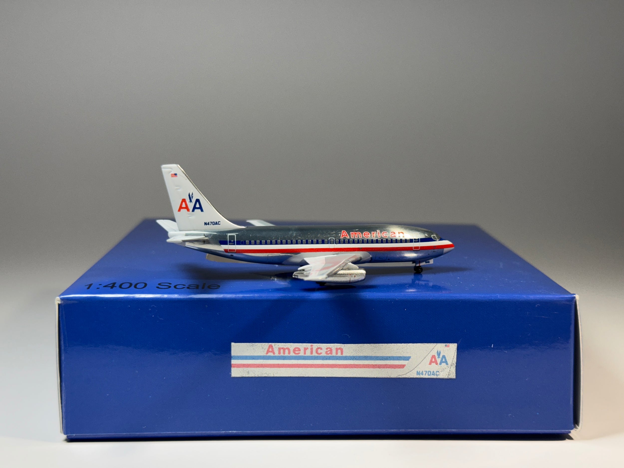 Aeroclassics 1:400 American Airlines Boeing 737-200 N470AC polished metal ACN470AC