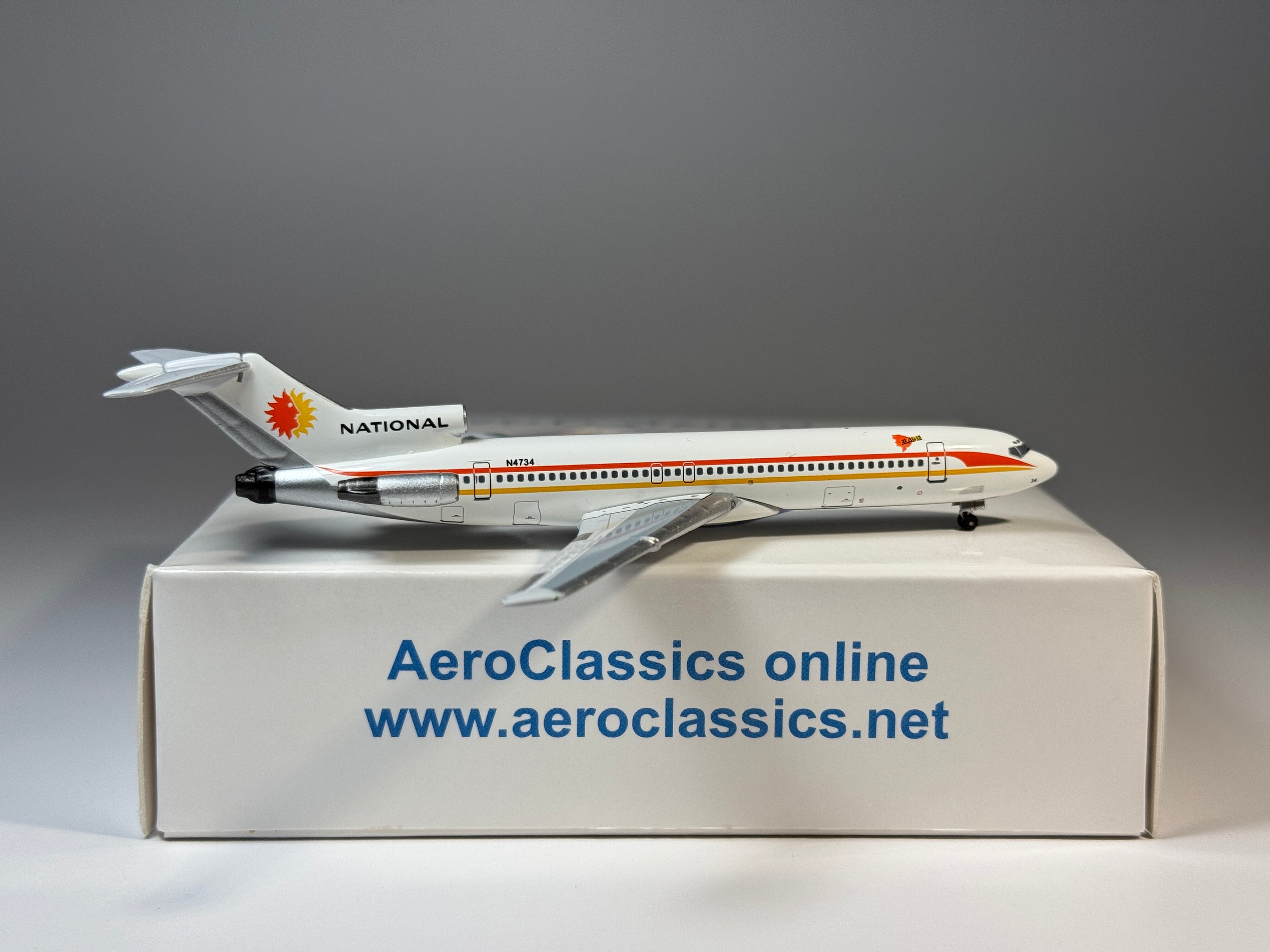 Aeroclassics 1:400 National Airlines Boeing 727-200 N4734 "Elaine" ACN4734