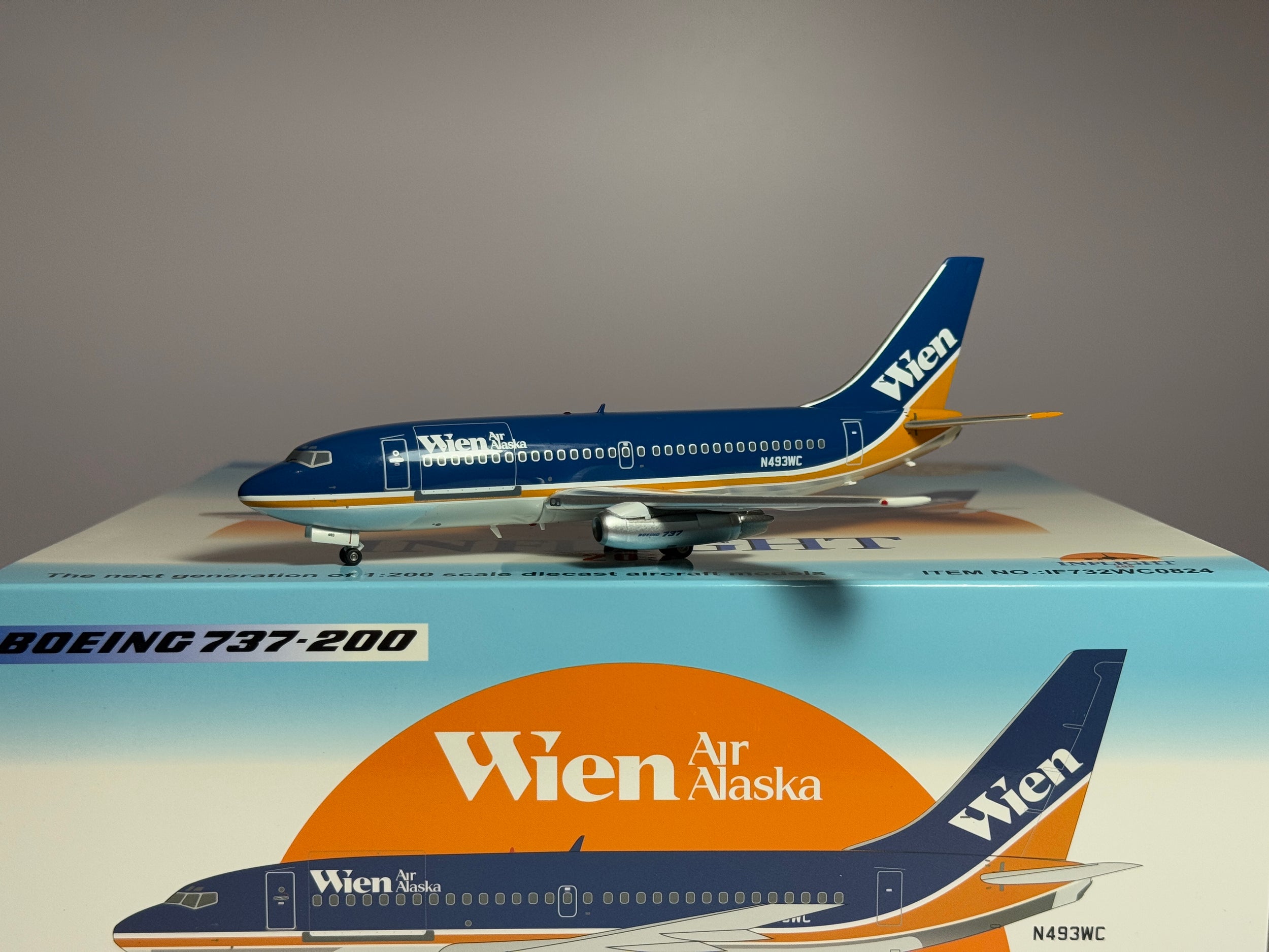 Inflight 1:200 Wien Air Alaska Boeing 737-200 N493WC IF732WC0824