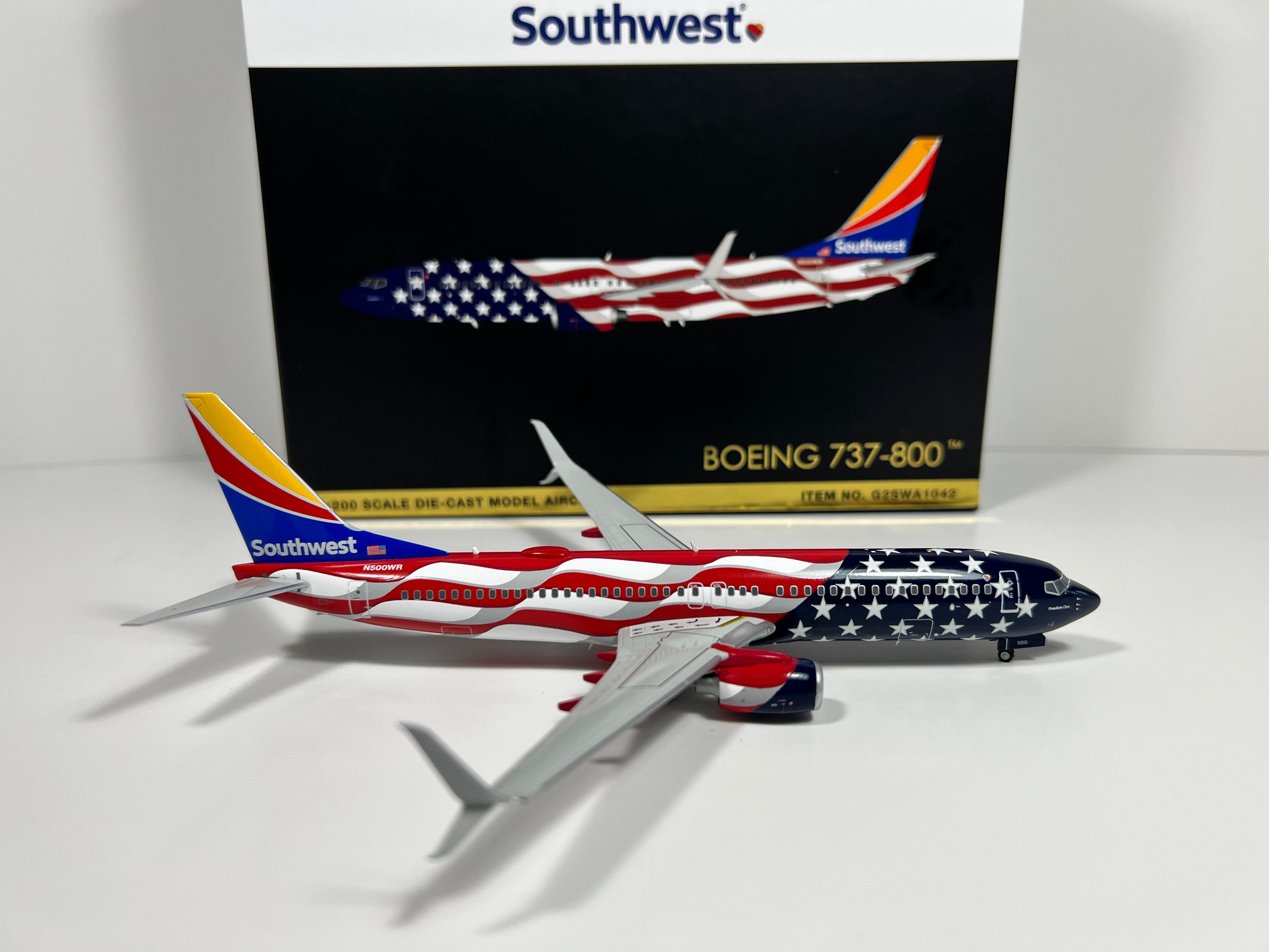 Gemini Jets 1:200 Southwest Boeing 737-800 N500WR Freedom One G2SWA1042