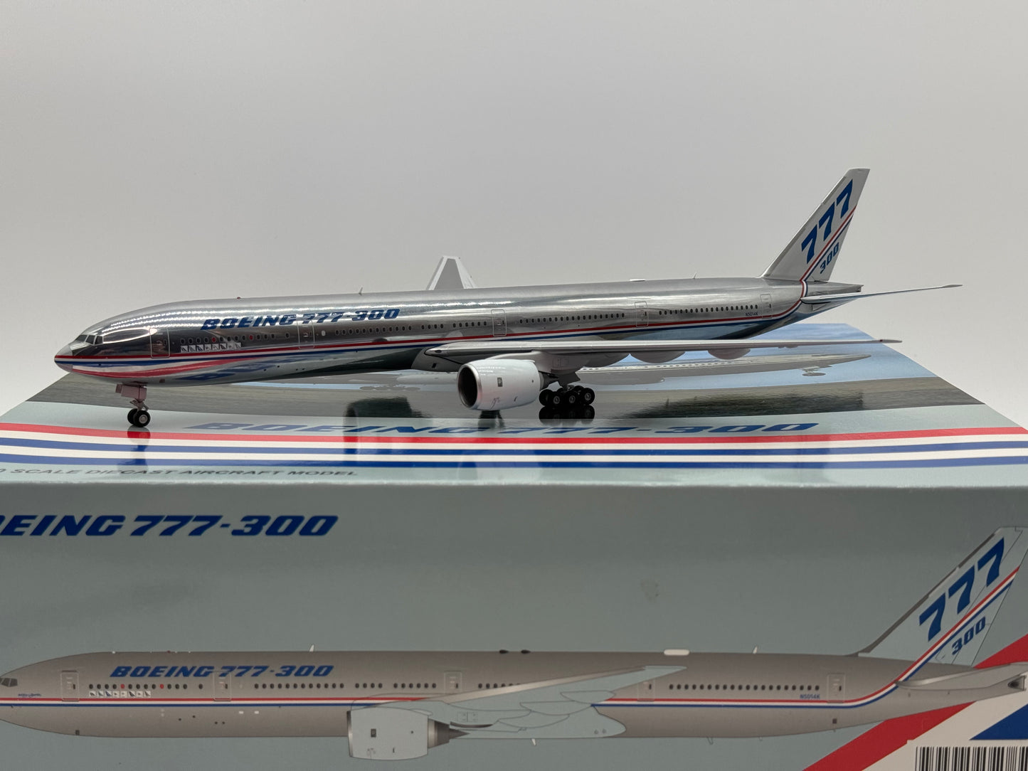 JC Wings 1:200 House Colors Boeing 777-300ER N5014K Rollout XX2237