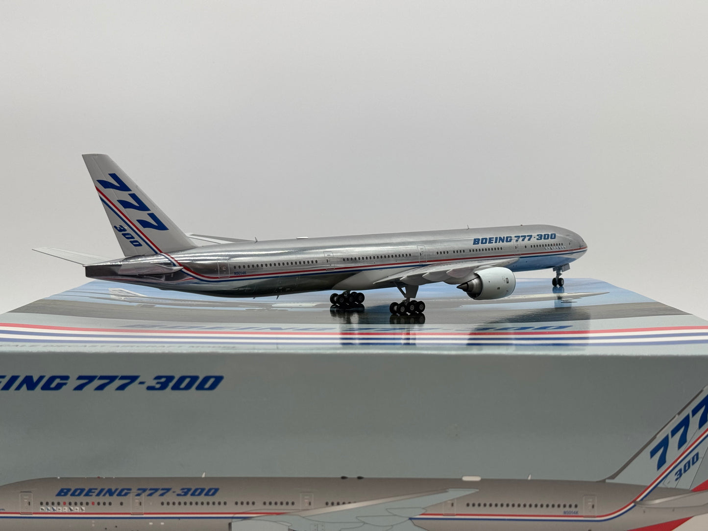 JC Wings 1:200 House Colors Boeing 777-300ER N5014K Rollout XX2237