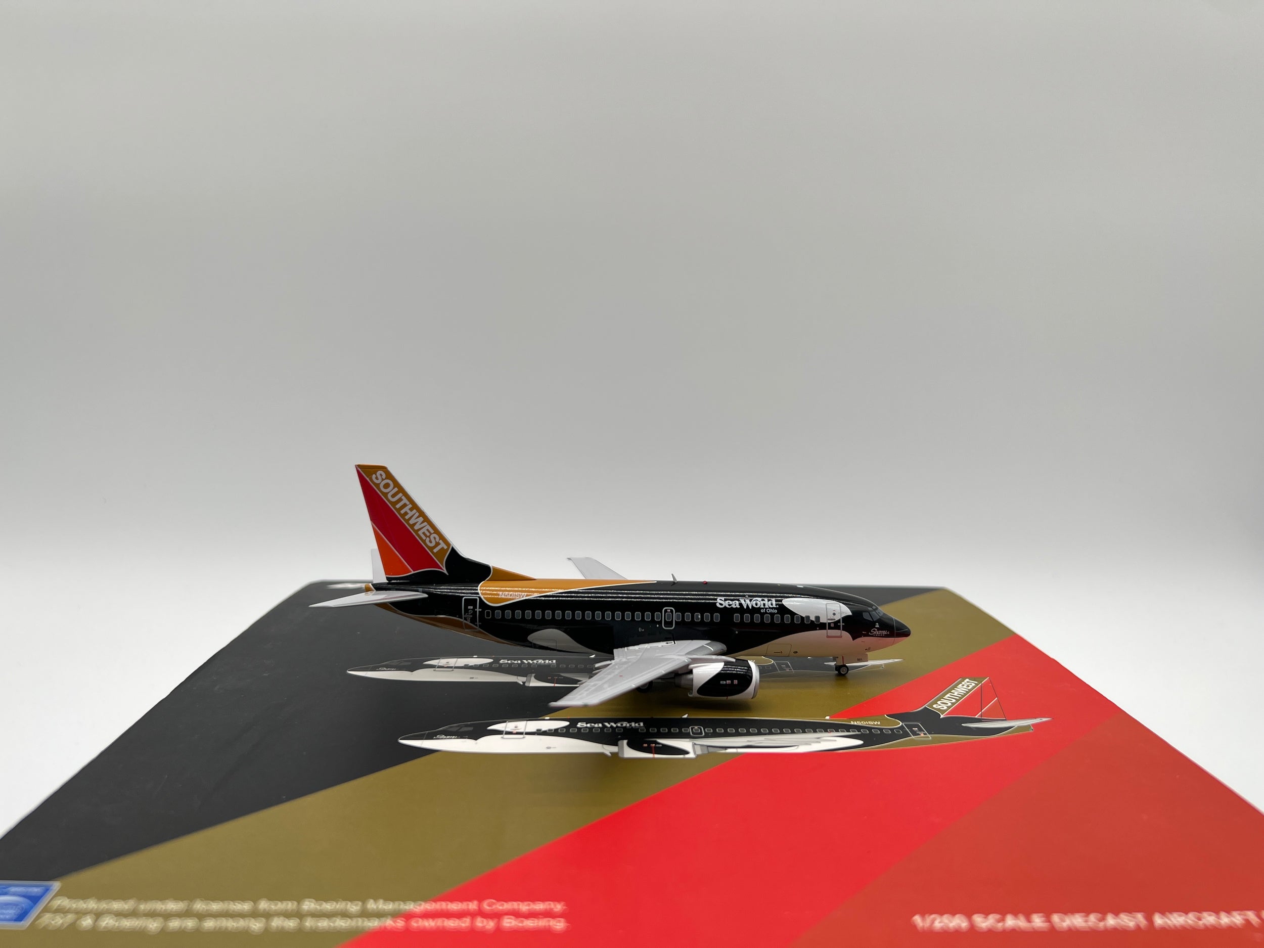 JC Wings 1:200 Southwest Airlines Boeing 737-500 N501SW Shamu Ohio XX2378