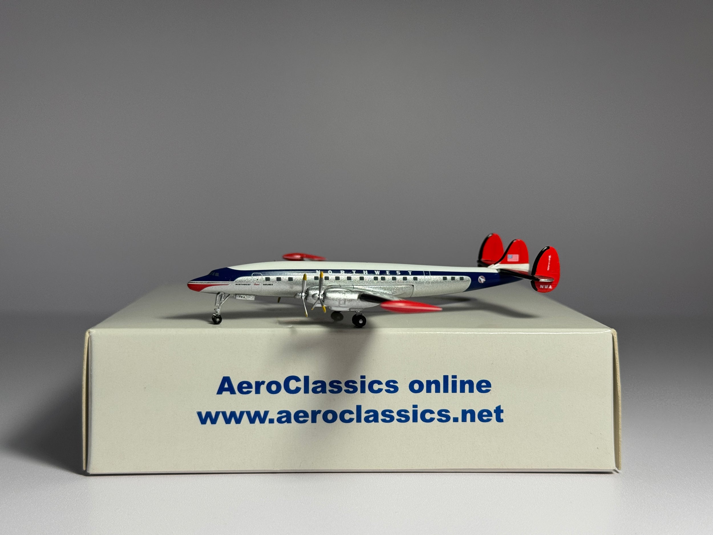 Aeroclassics 1:400 Northwest Airlines Lockheed L-1049 N5172V Super Constellation AC18295