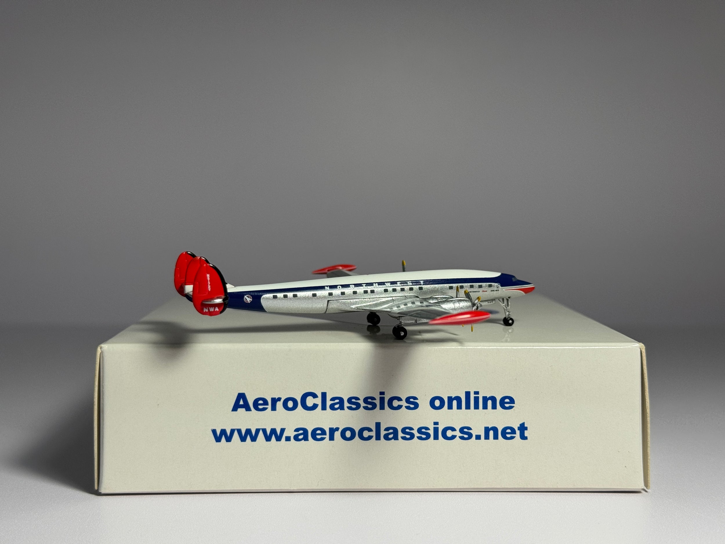 Aeroclassics 1:400 Northwest Airlines Lockheed L-1049 N5172V Super Constellation AC18295