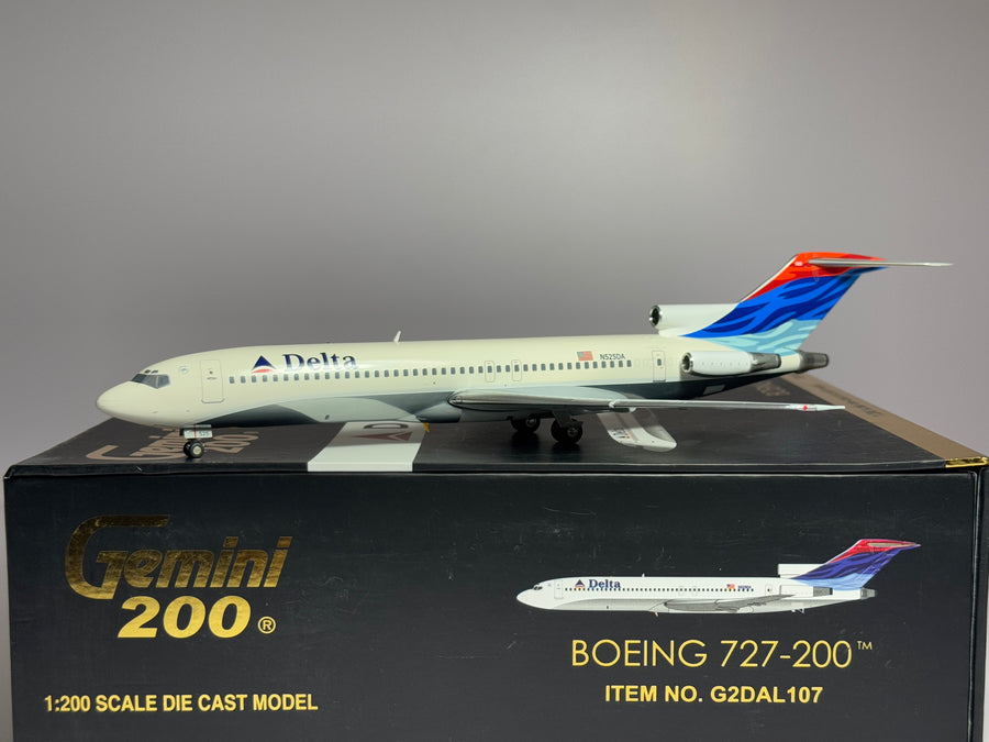 Gemini Jets 1:200 Delta Air Lines Boeing 727-200 N525DA Delta Flot G2DAL107