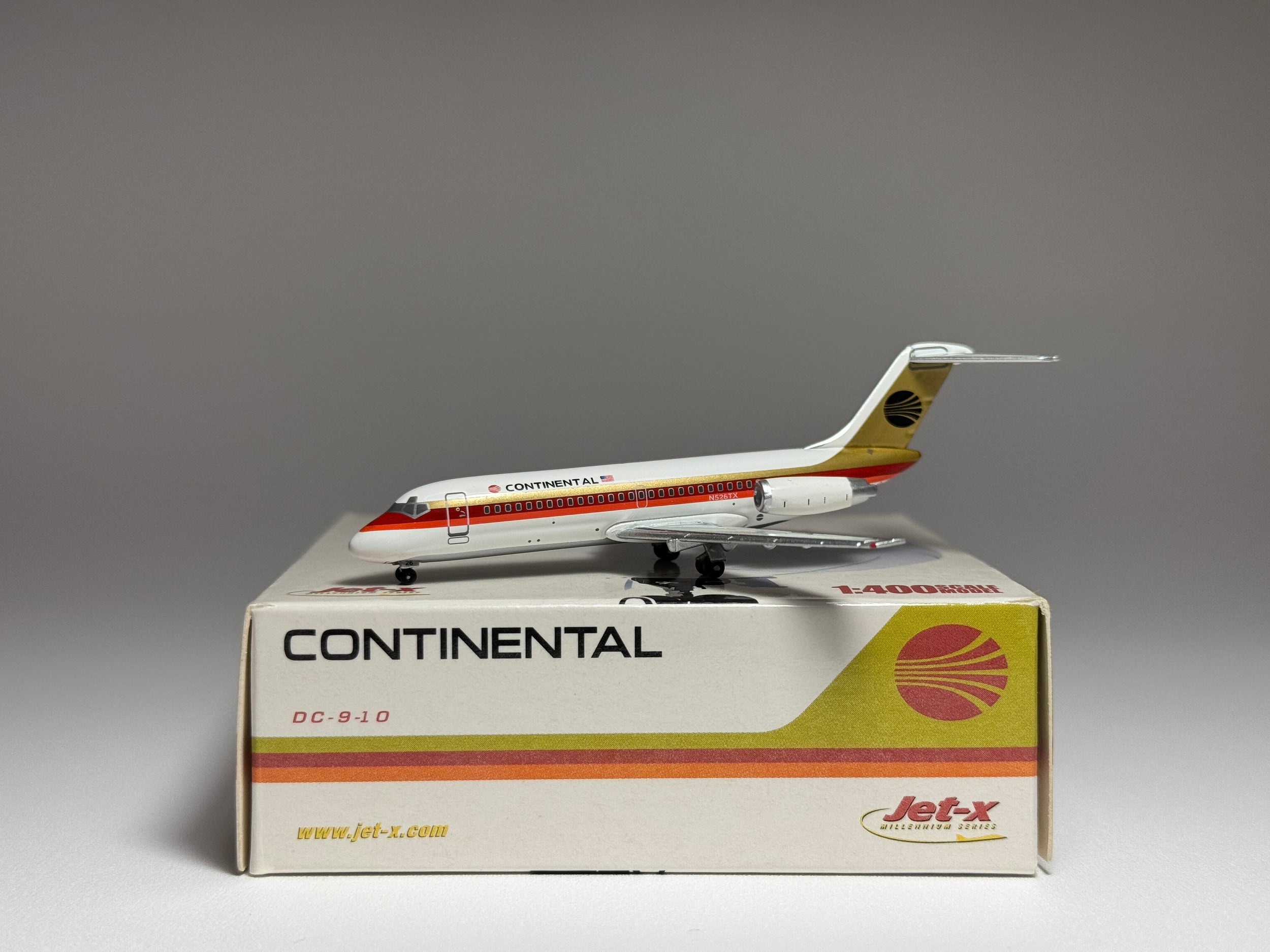Jet-X 1:400 Continental Airlines Douglas DC-9-10 N526TX Black Meatball JX489