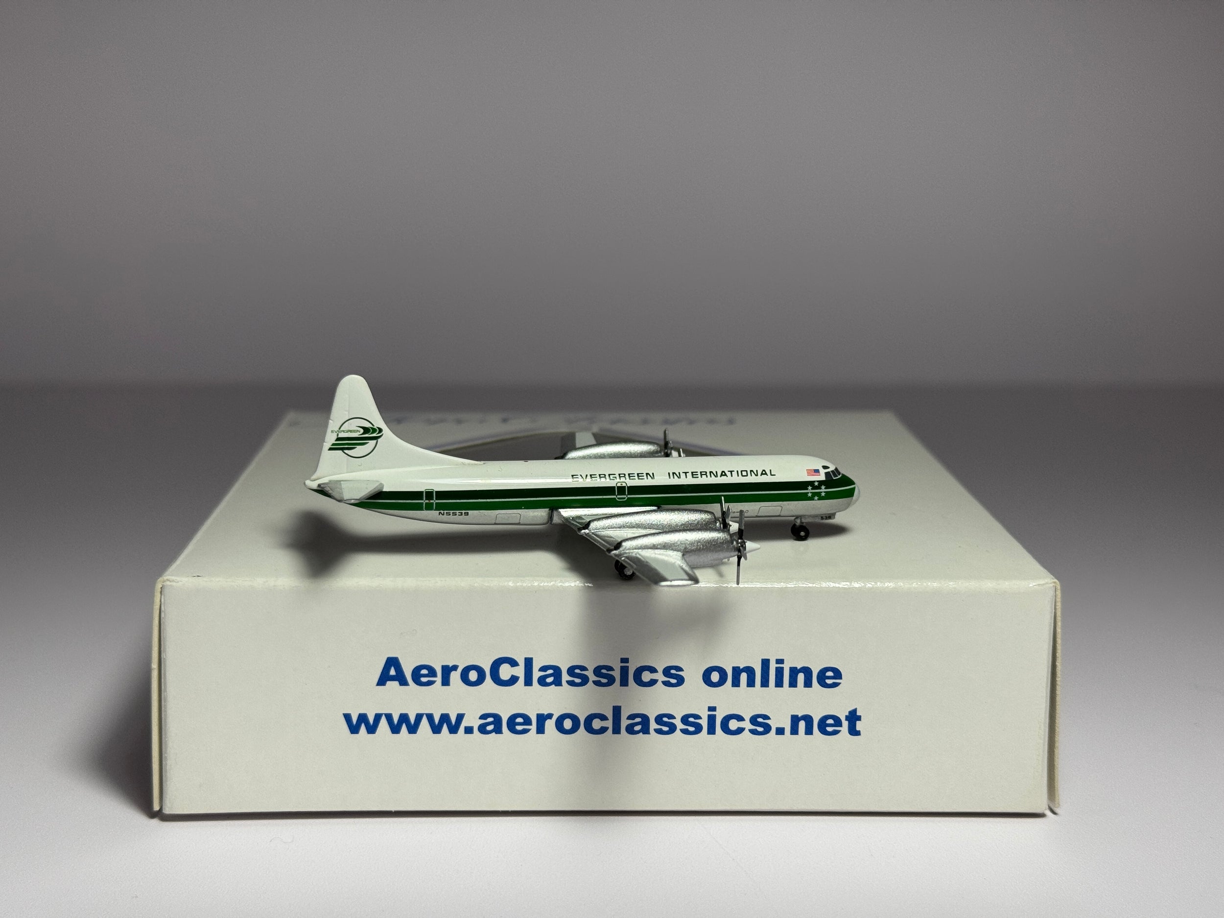 Aeroclassics 1:400 Evergreen International Lockheed L-188 Electra N5539 ACN5539