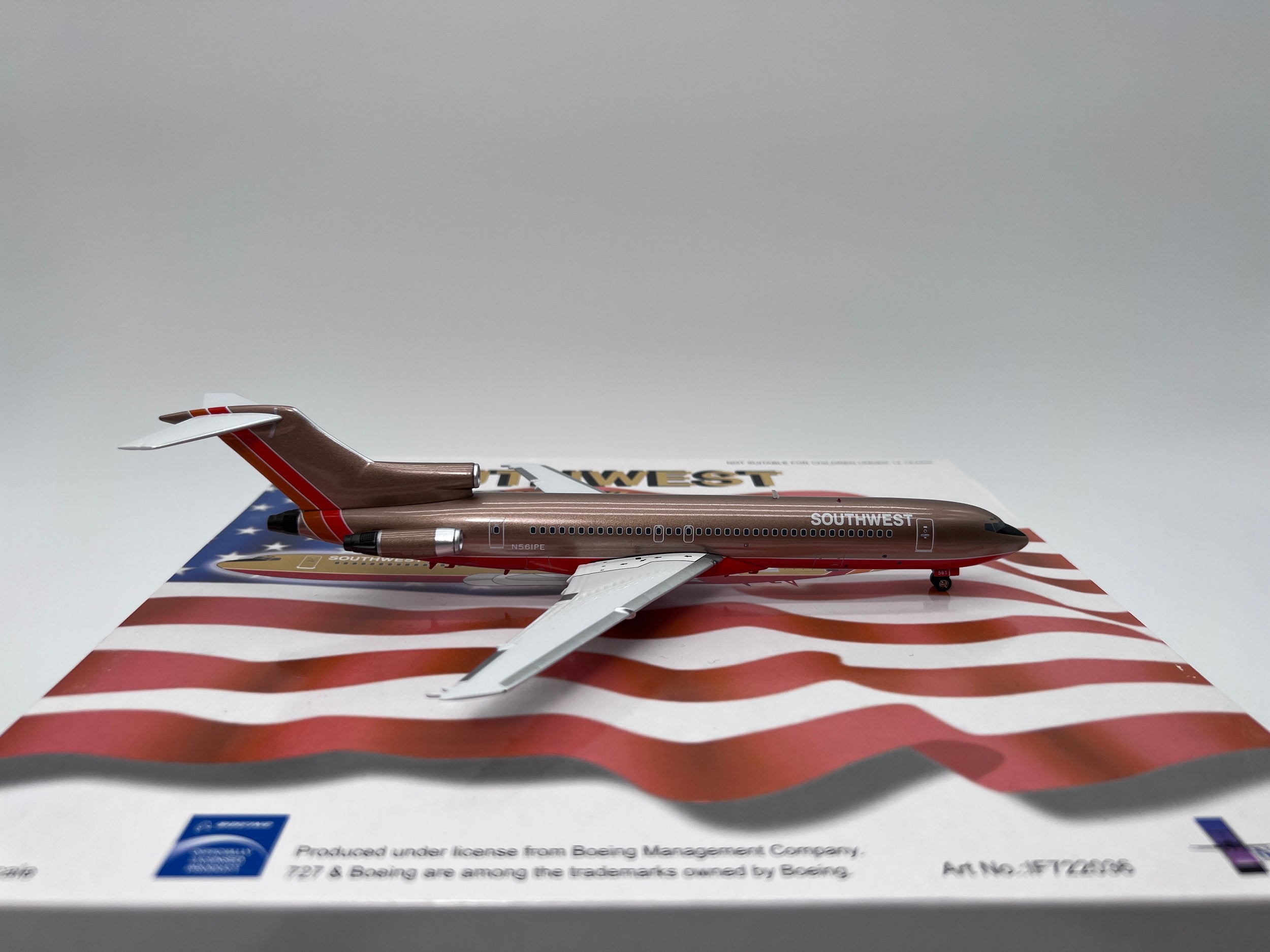 Inflight200 1:200 Southwest Boeing 727-200 N561PE Desert Gold IF722036