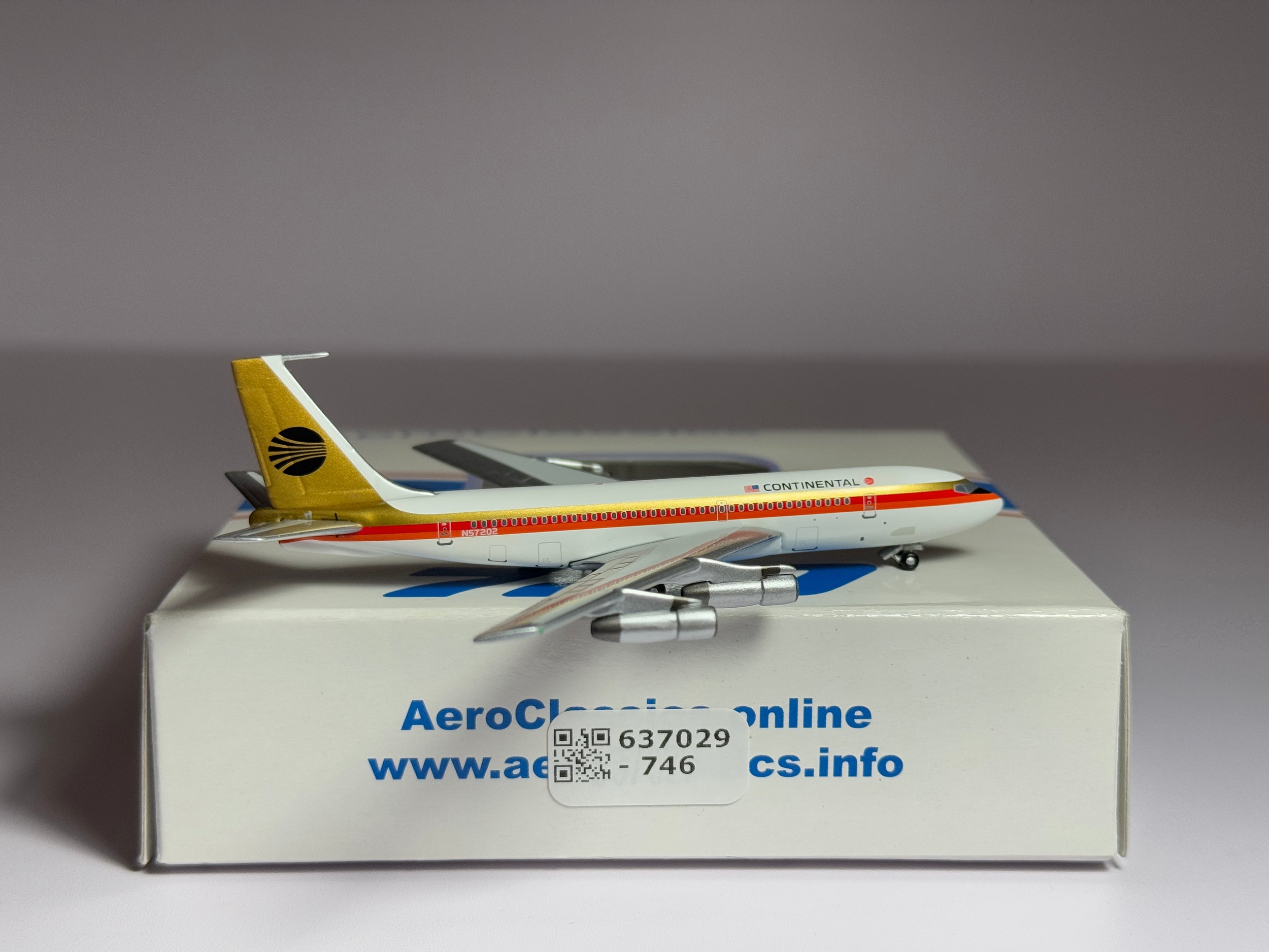 Aeroclassics 1:400 Continental Airlines Boeing 720 N57202 Black Meatball ACN57202