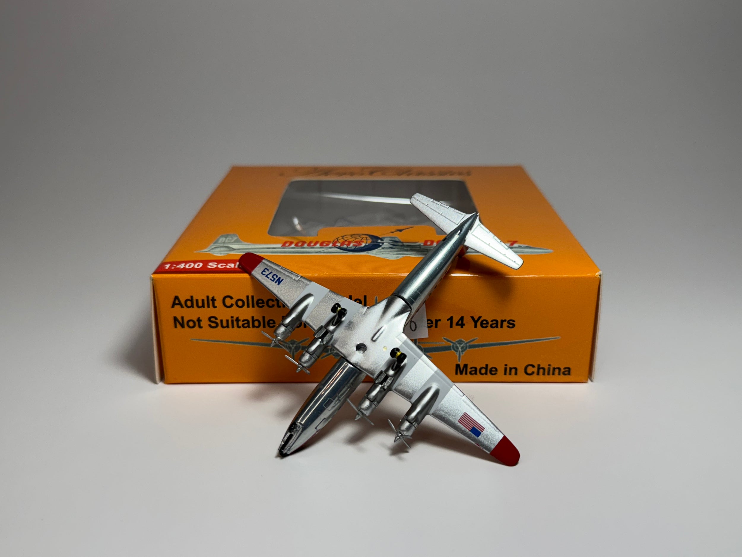 Aeroclassics 1:400 Northwest Airlines Douglas DC-6 N573 1950s livery AC419489