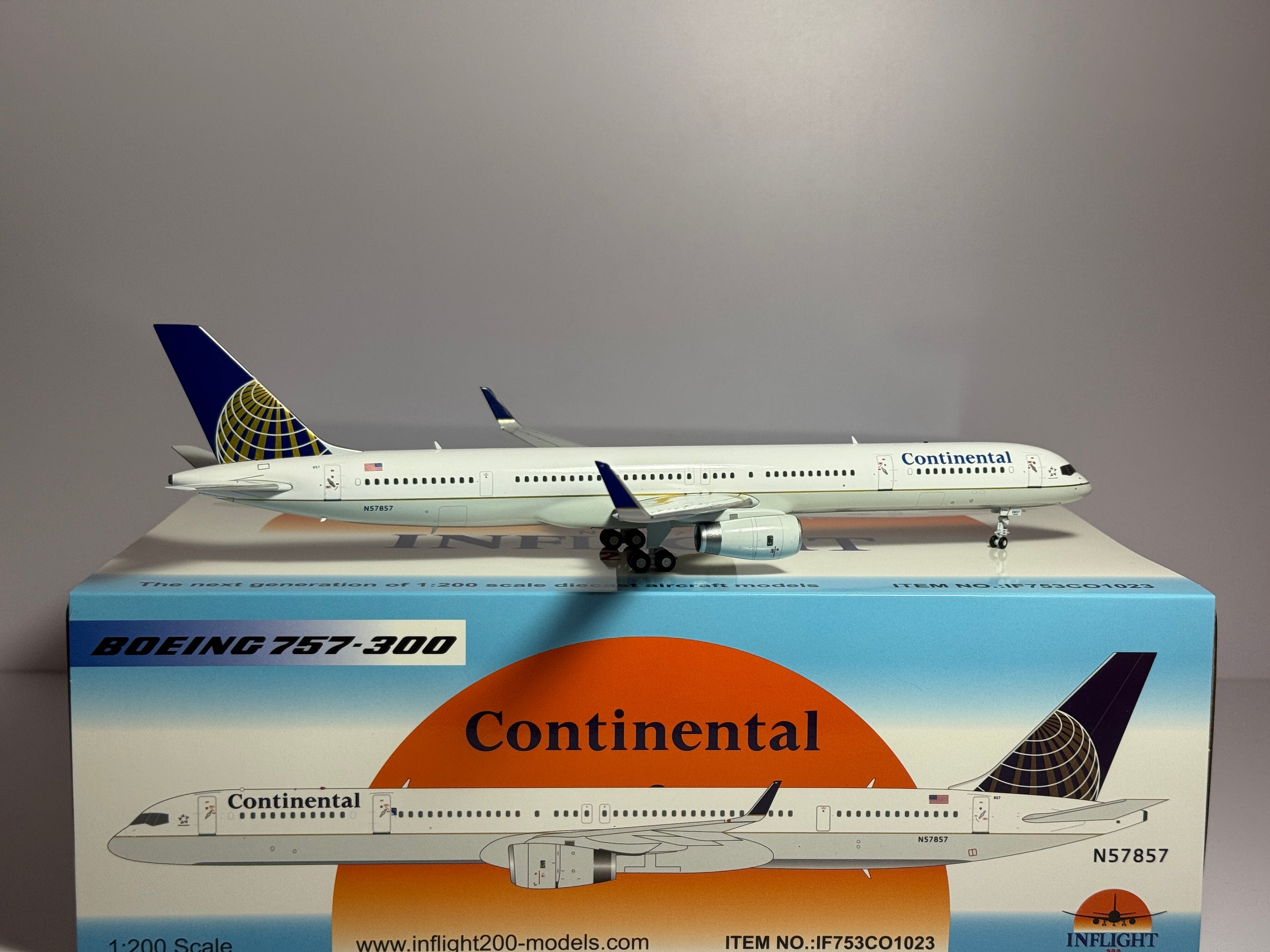 Inflight 1:200 Continental Airlines Boeing 757-300 N57857 Golden Globe IF753CO1023
