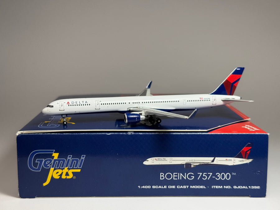 Gemini Jets 1:400 Delta Air Lines Boeing 757-300WL N582NW Onward & Upward GJDAL1392