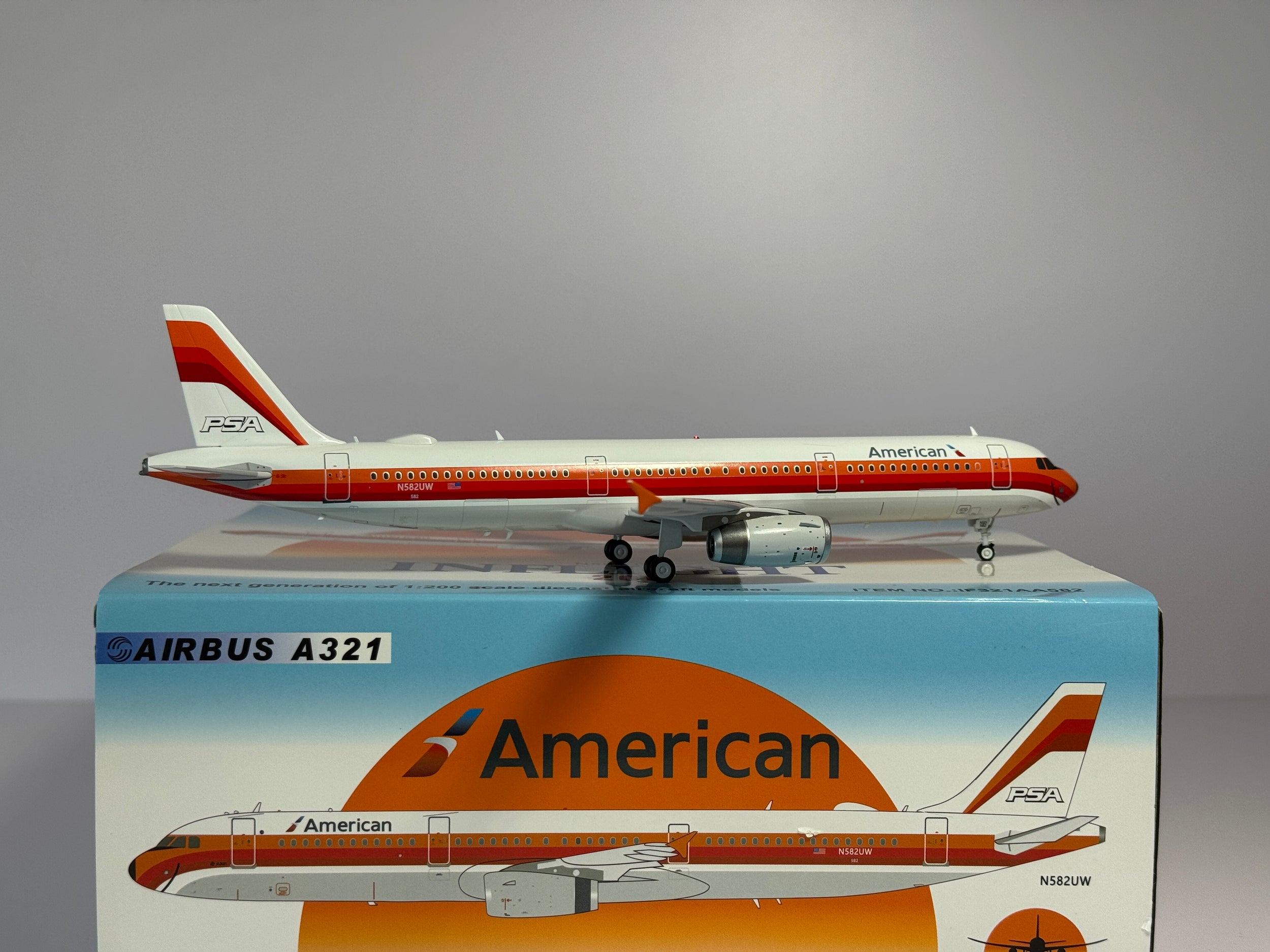 Inflight 1:200 American Airlines Airbus A321-200 N582UW PSA retro IF321AA582