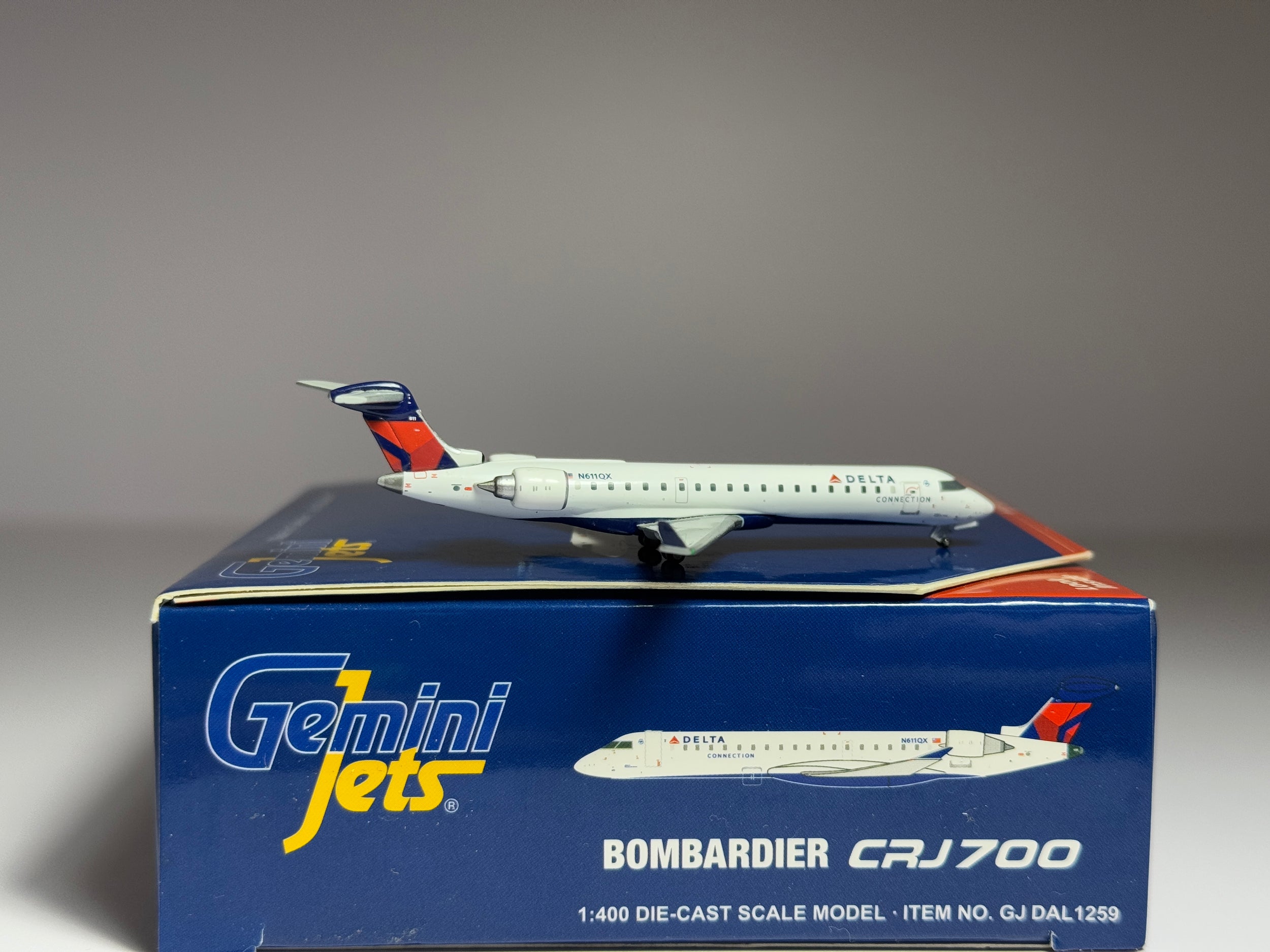 1:400 Gemini Jets Delta Connection Bombardier CRJ700 N611QX ExpressJet GJDAL1259