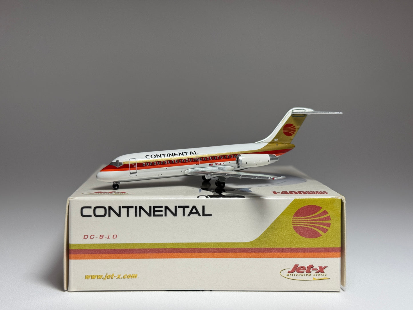Jet-X 1:400 Continental Airlines Douglas DC-9-10 N651TX Red Meatball JX400