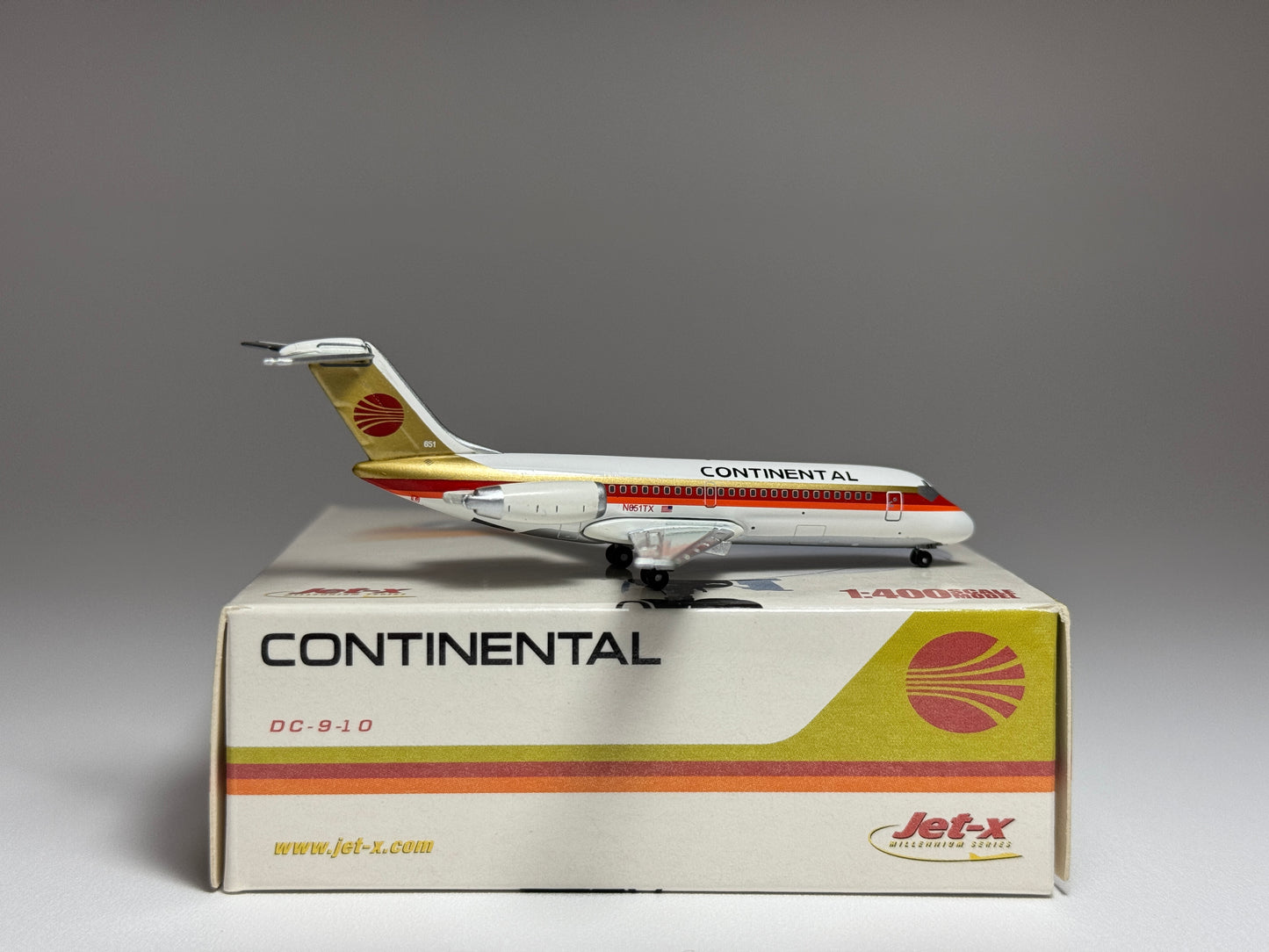 Jet-X 1:400 Continental Airlines Douglas DC-9-10 N651TX Red Meatball JX400