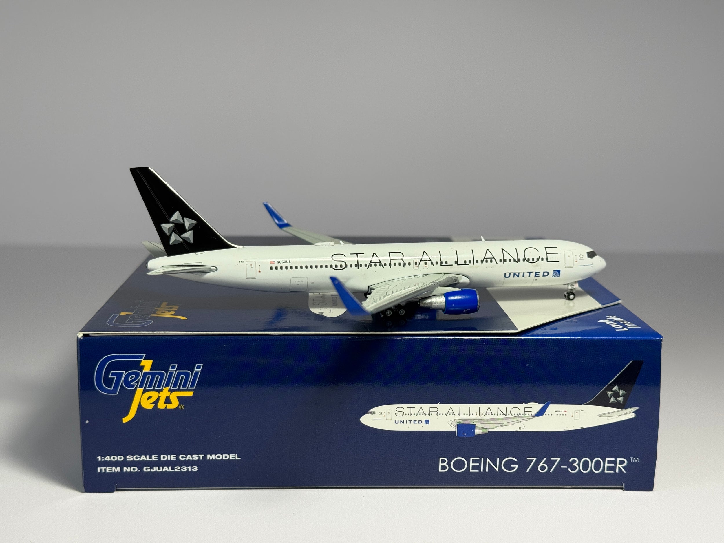 Gemini Jets 1:400 United Airlines Boeing 767-300ER N653UA "Star Alliance" GJUAL2313