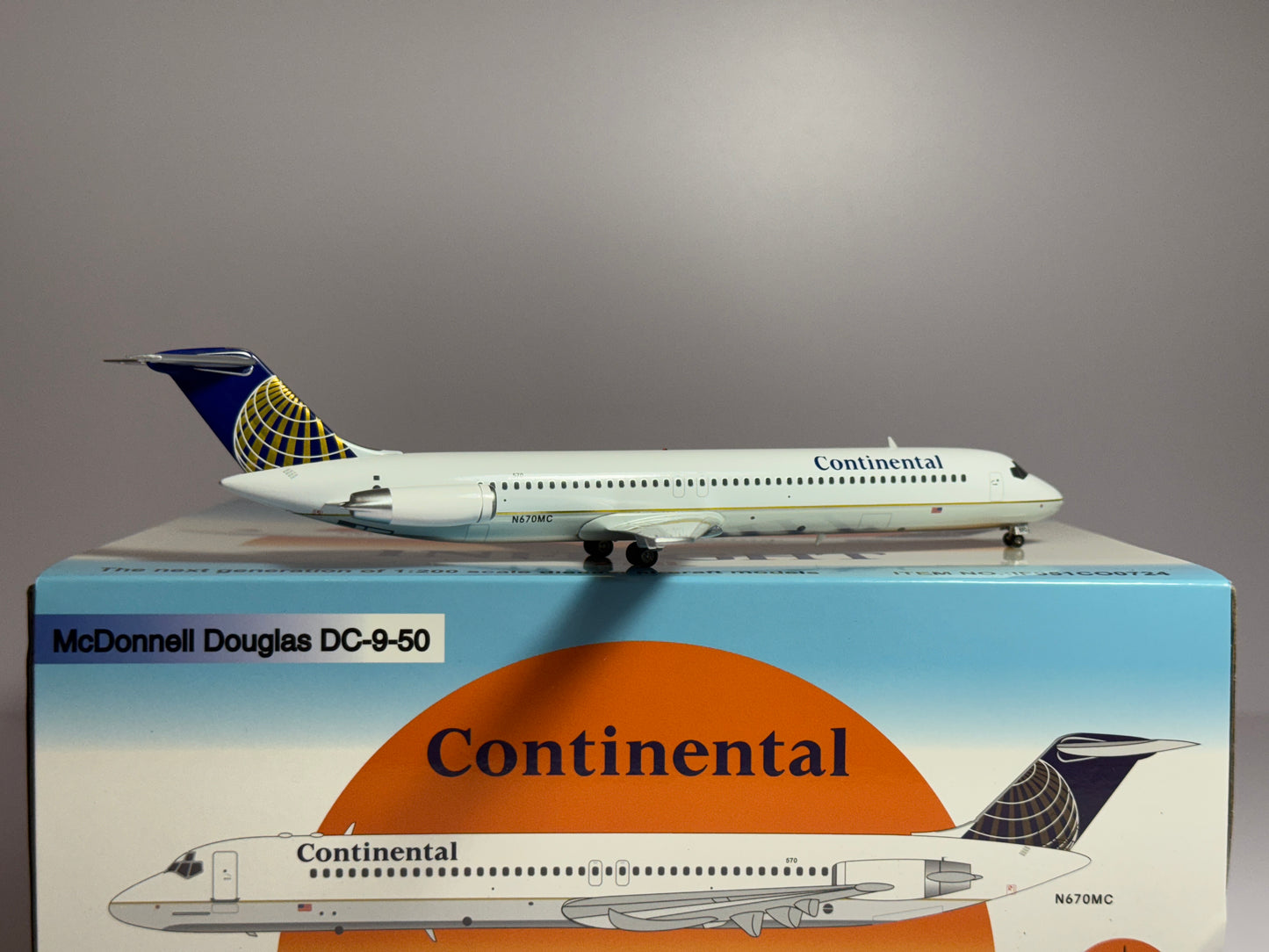 Inflight200 Continental Airlines Douglas DC-9-50 N670MC Globe IF951CO0724