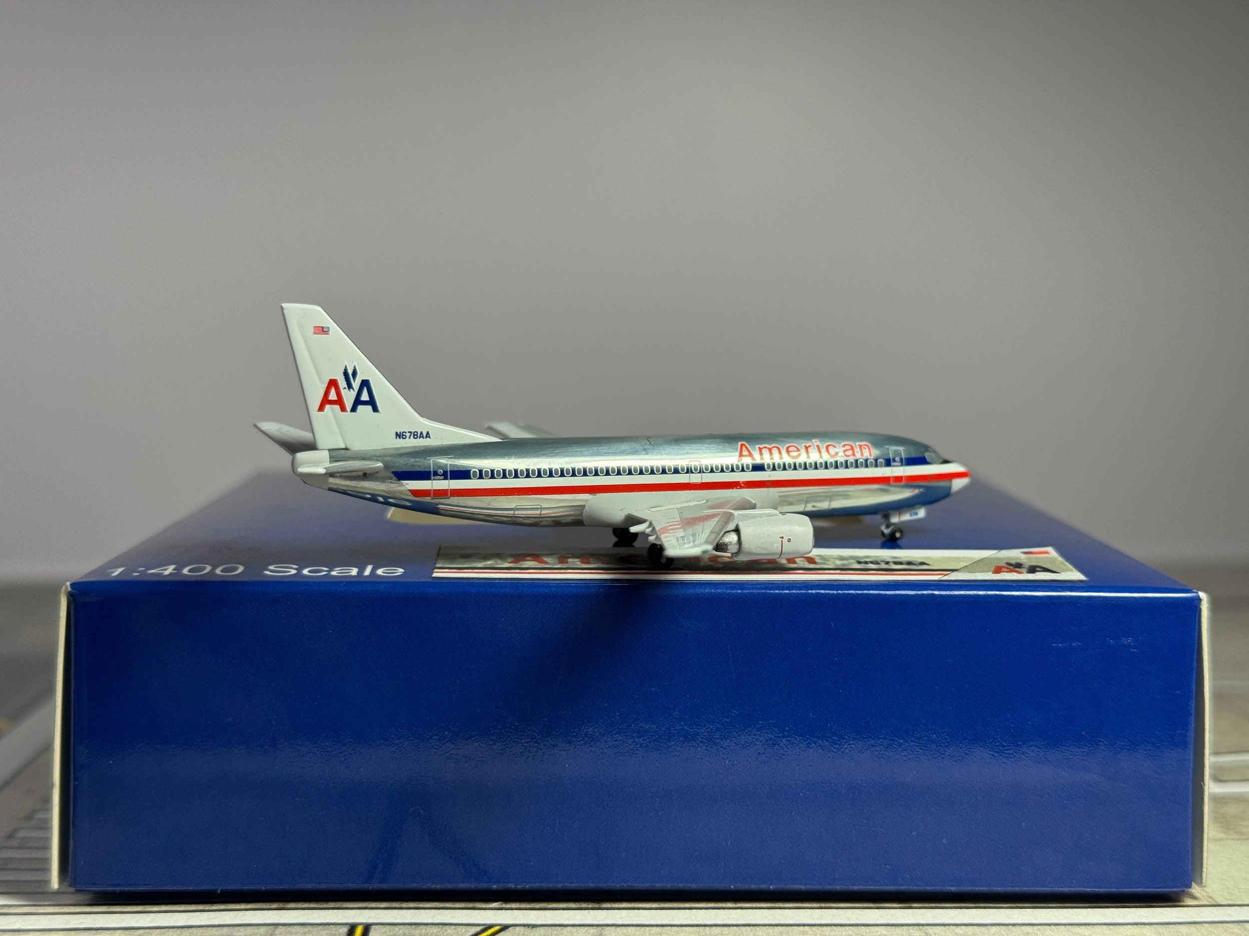 Aeroclassics 1:400 American Airlines Boeing 737-300 N678AA Polished ACN678AA