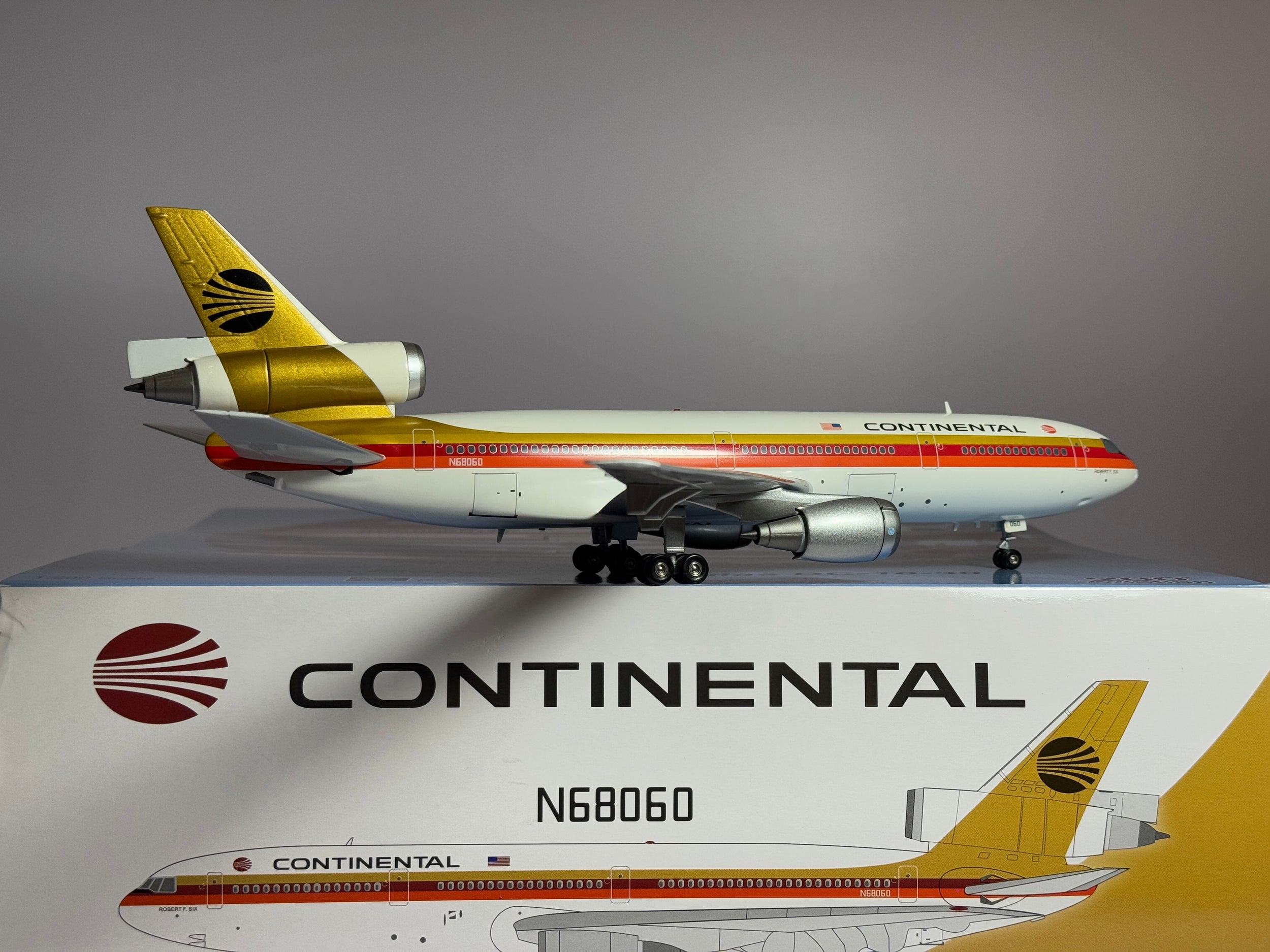 Aviation200 Continental Airlines McDonnell Douglas DC-10-30 N68060 Black Meatball AV2DC10100