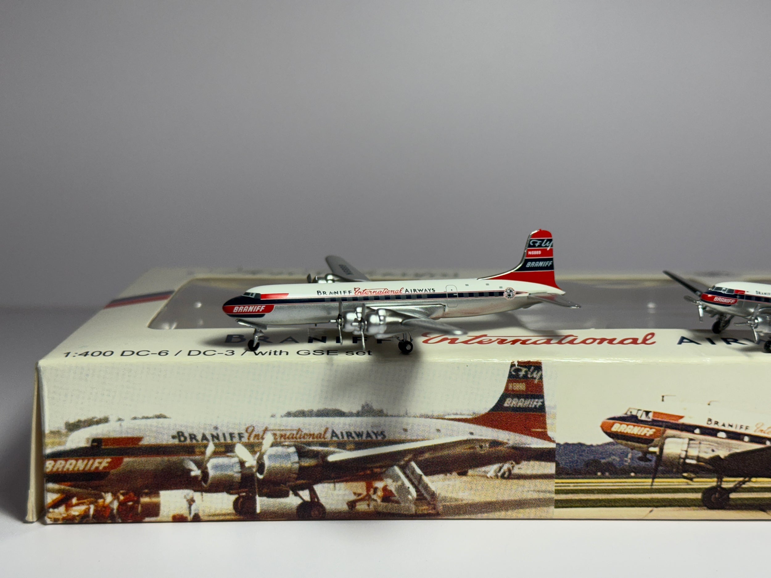 Aeroclassics 1:400 Braniff International Douglas DC-6B + DC-3 N6889 & N28362 El Dorado ACBNF156