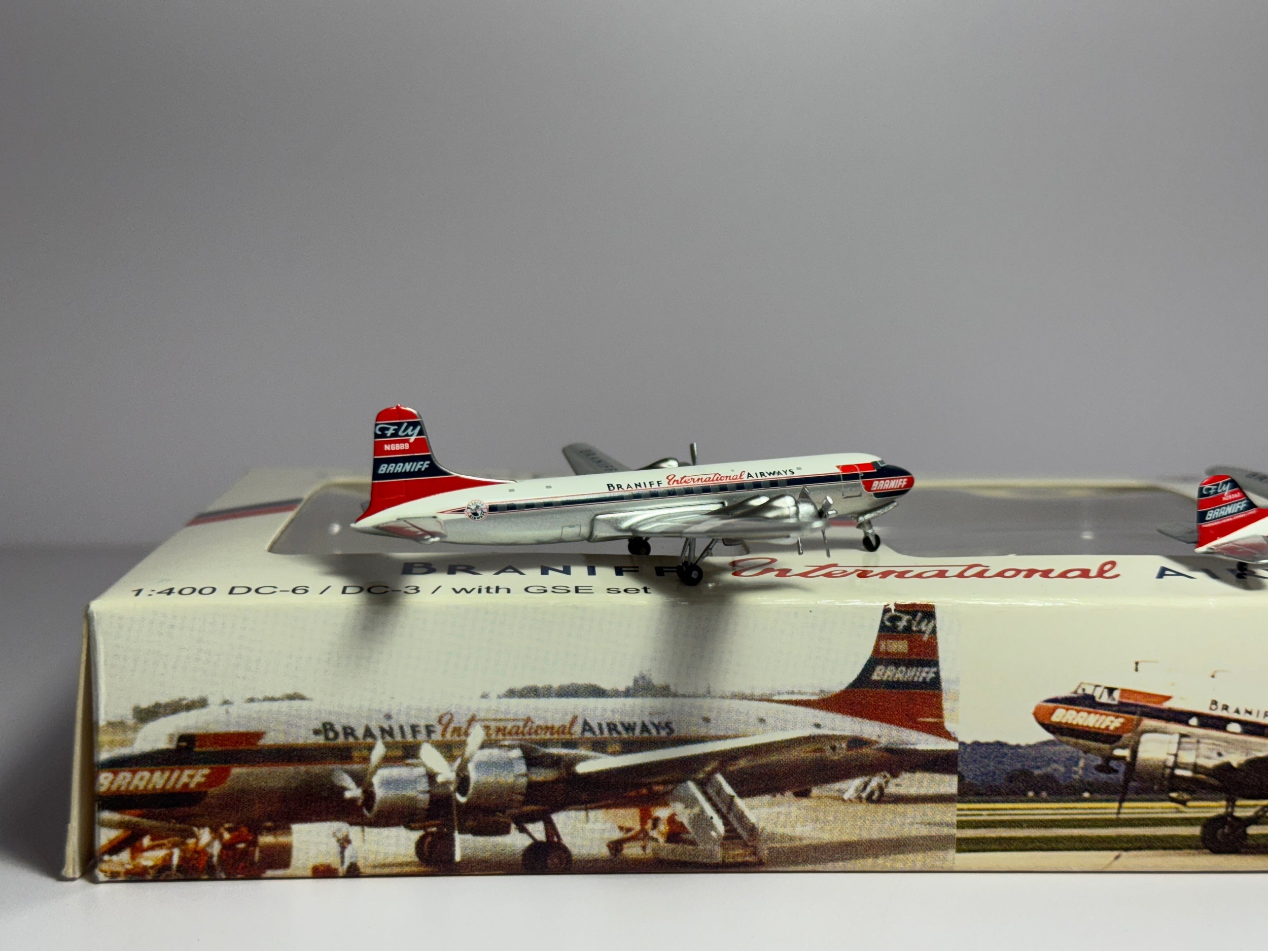 Aeroclassics 1:400 Braniff International Douglas DC-6B + DC-3 N6889 & N28362 El Dorado ACBNF156