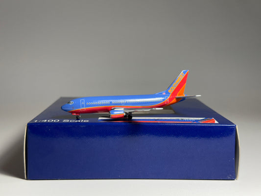 Aeroclassics 1:400 Southwest Airlines Boeing 737-300 N688SW Canyon Blue ACN688SW