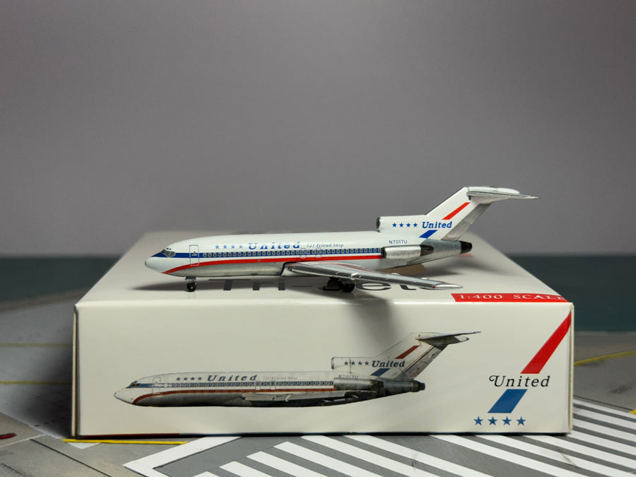 Aeroclassics 1:400 United Airlines Boeing 727-100 N7017U Stars & Bars ACN7017U