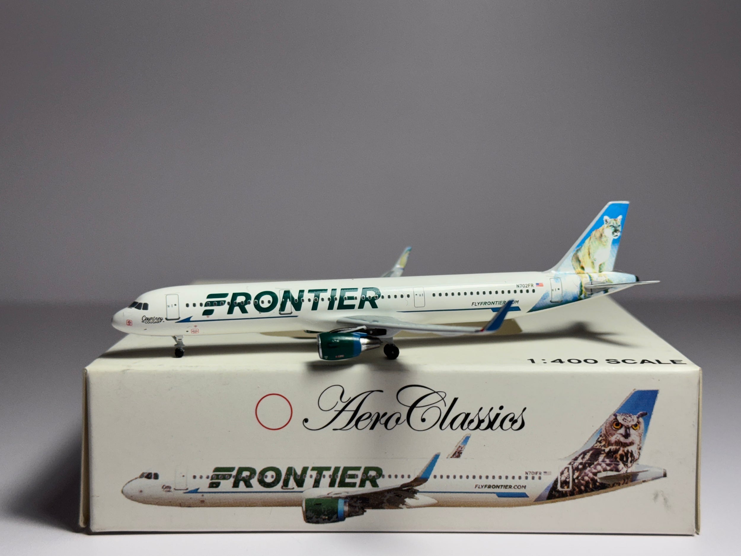Aeroclassics 1:400 Frontier Airlines Airbus A321 N702FR Courtney Cougar AC4N702FR
