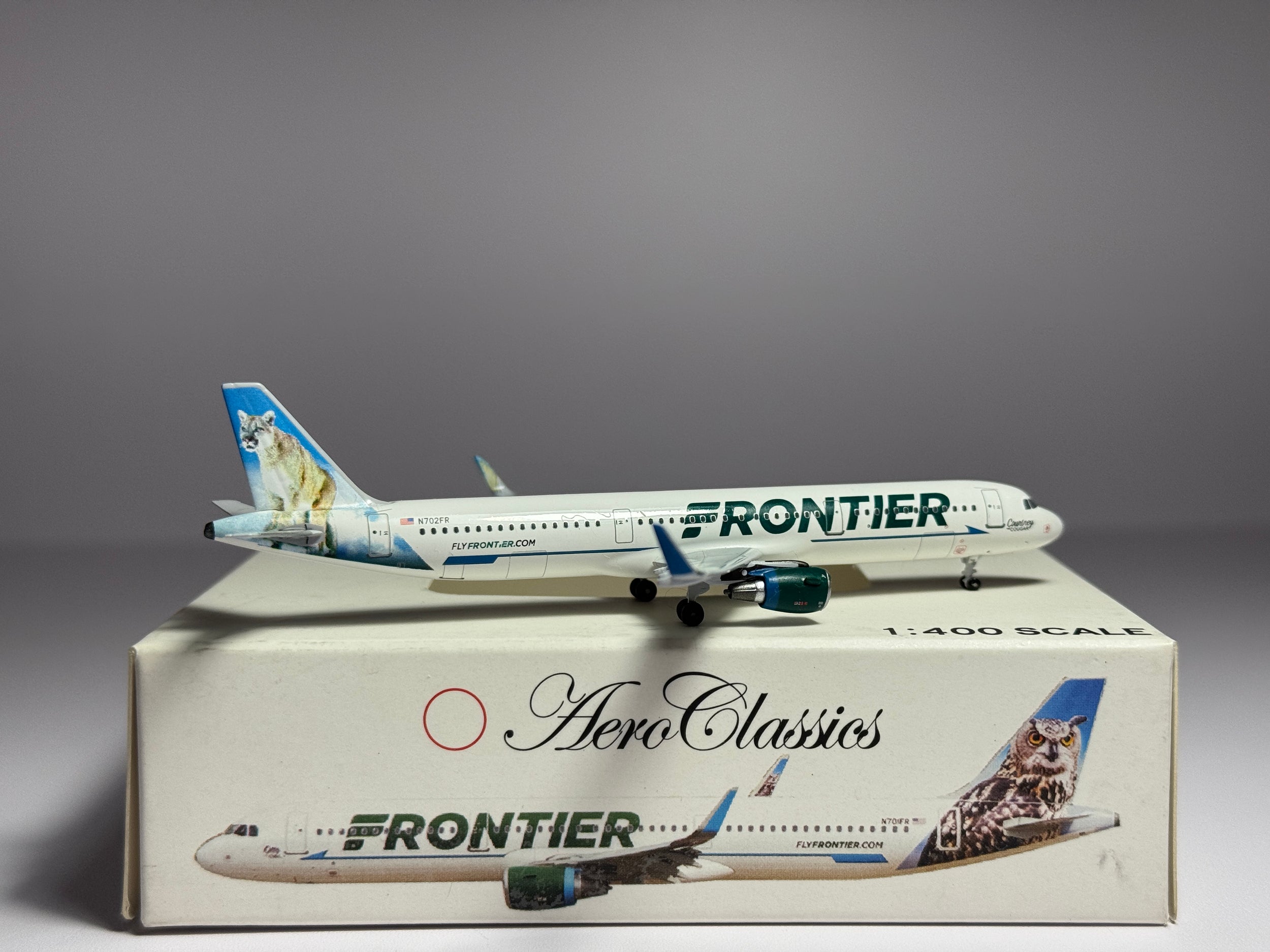 Aeroclassics 1:400 Frontier Airlines Airbus A321 N702FR Courtney Cougar AC4N702FR