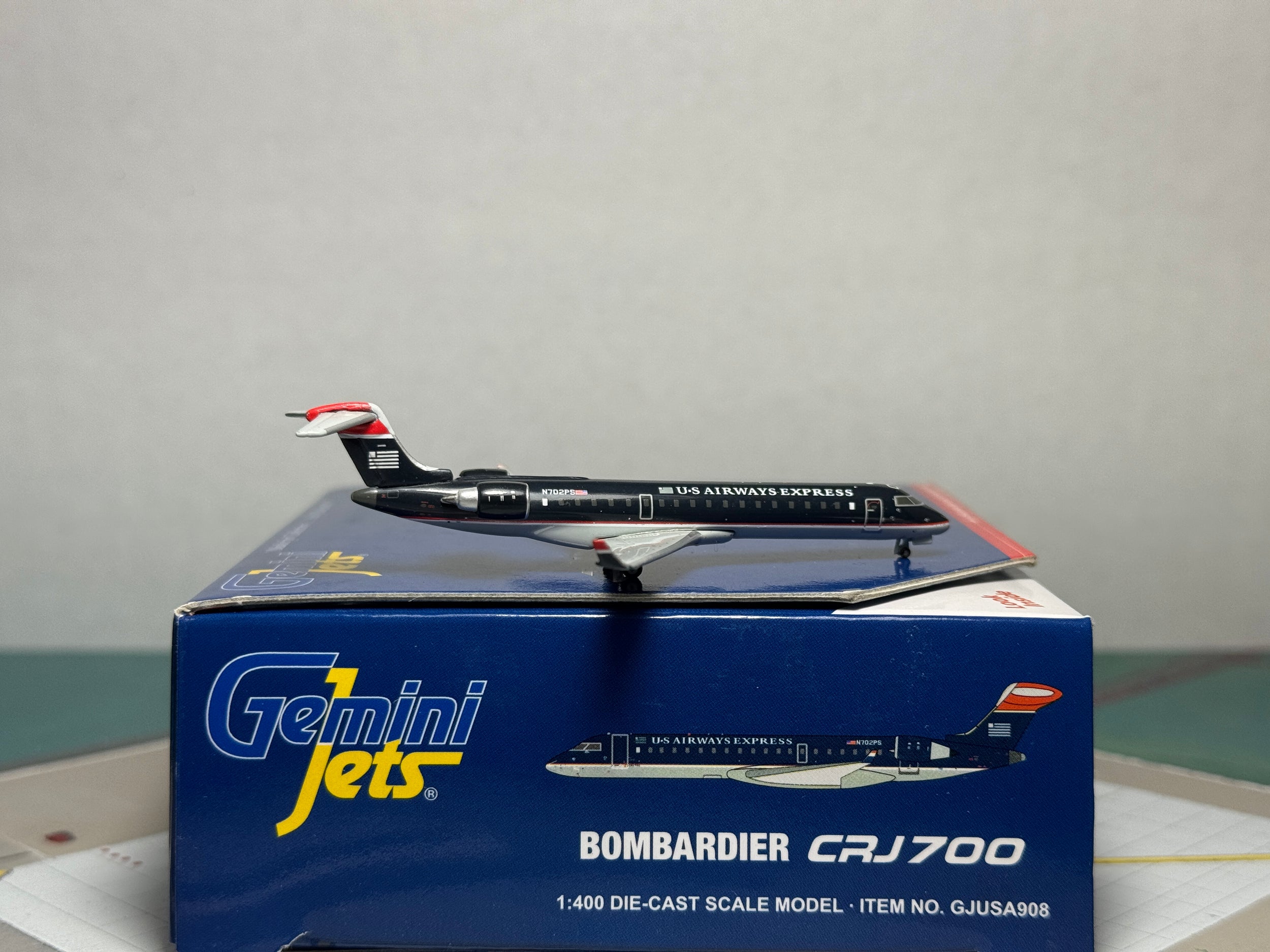 Gemini Jets 1:400 U.S Airways Express Bombardier CRJ700 N702PS PSA dark blue GJUSA908