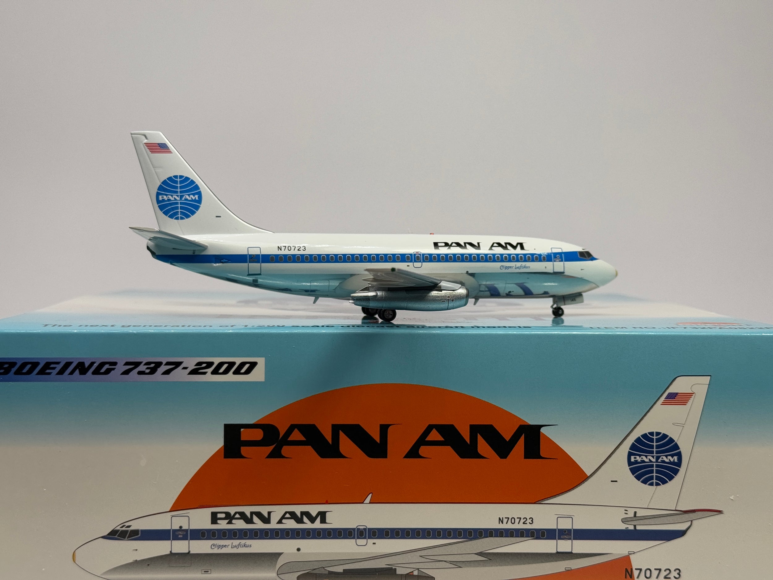 Inflight200 Pan American Boeing 737-200 N70723 Clipper Luftikus IF732PA0822P