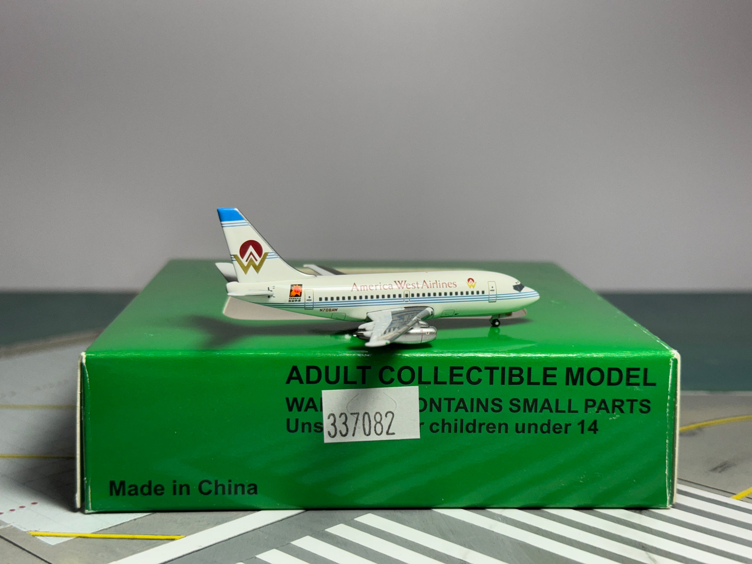 Aeroclassics 1:400 America West Boeing 737-100 N708AW Phoenix Suns ACN708AW