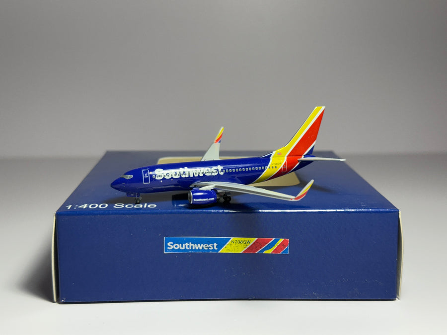 Aeroclassics 1:400 Southwest Airlines Boeing 737-700 N708SW Heart livery ACN708SW