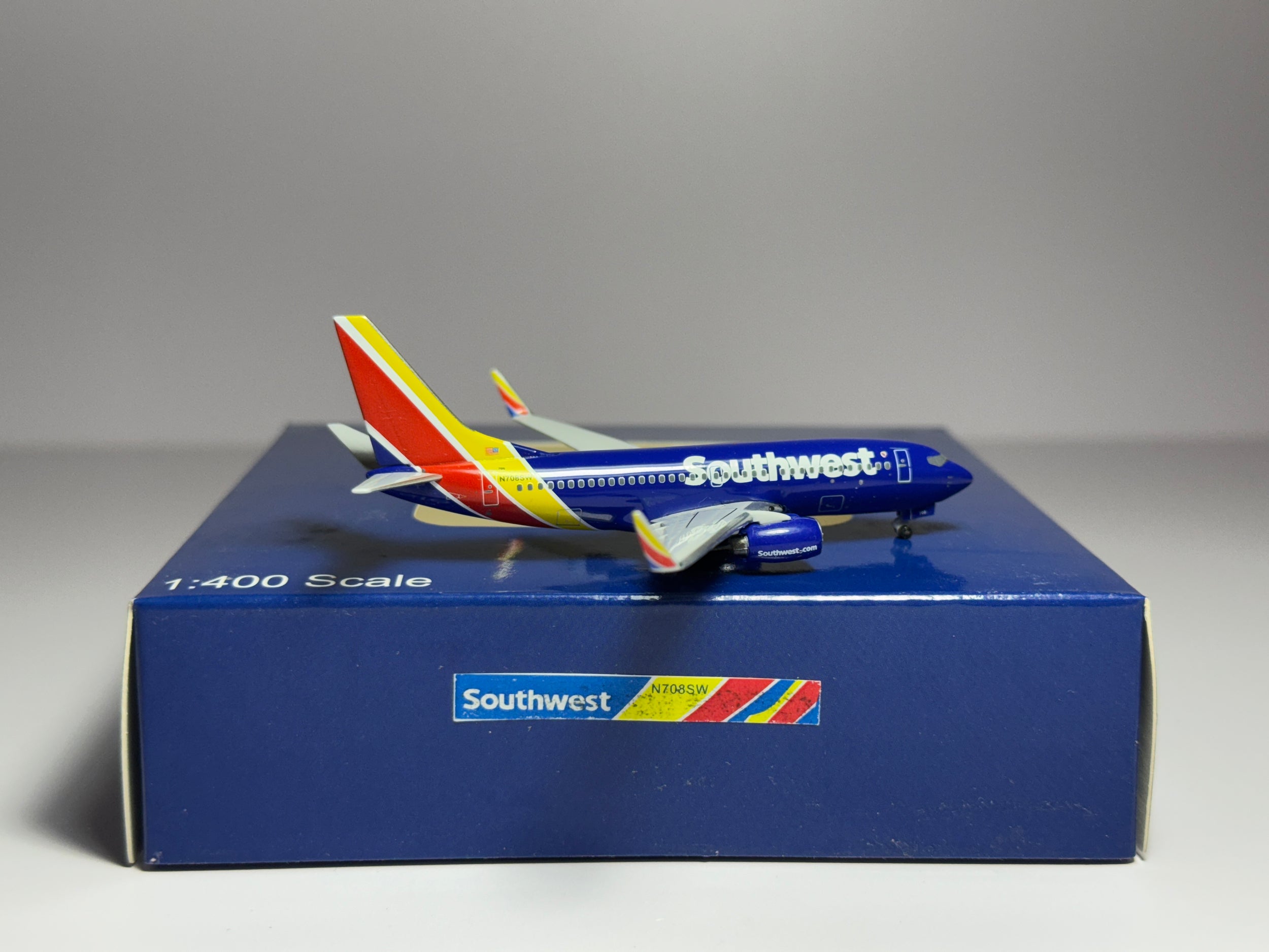Aeroclassics 1:400 Southwest Airlines Boeing 737-700 N708SW Heart livery ACN708SW