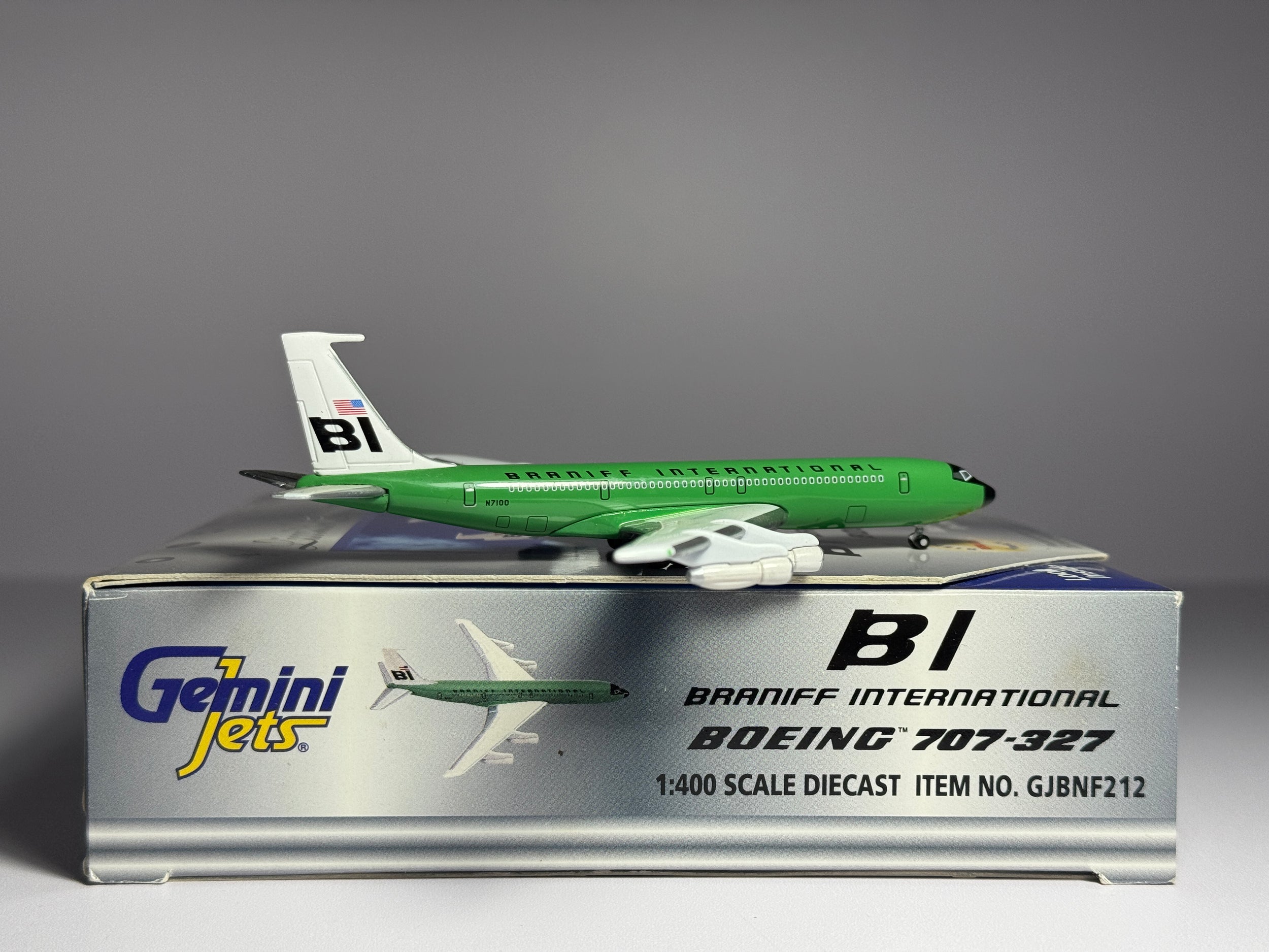 Gemini Jets 1:400 Braniff International Boeing 707-320 N7100 Green Jellybean GJBNF212