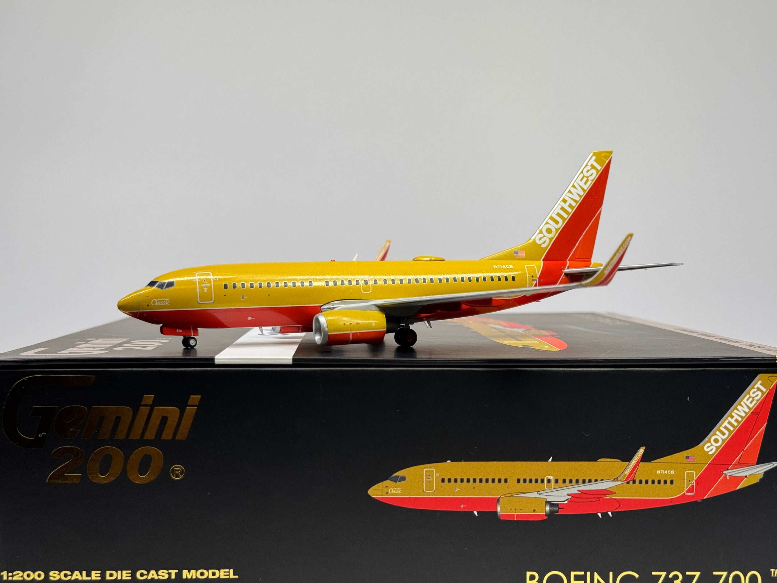 Gemini Jets 1:200 Southwest Boeing 737-700 N714CB Desert Gold G2SWA961