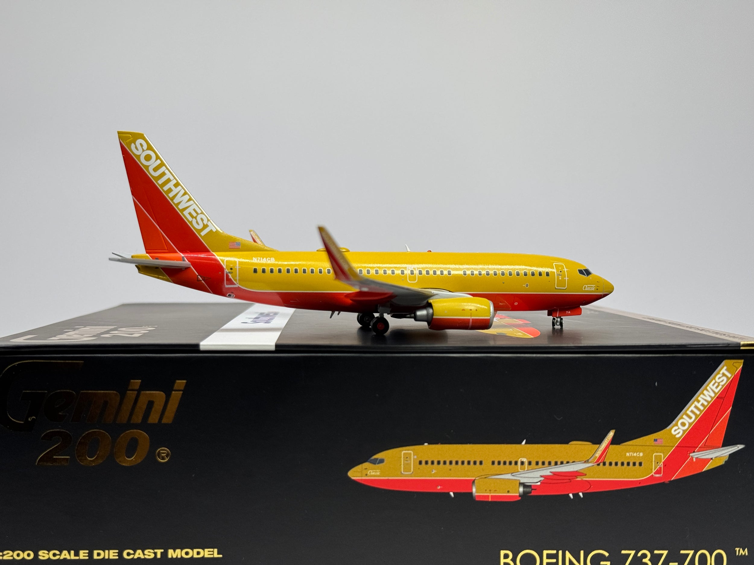 Gemini Jets 1:200 Southwest Boeing 737-700 N714CB Mustard Yellow G2SWA961