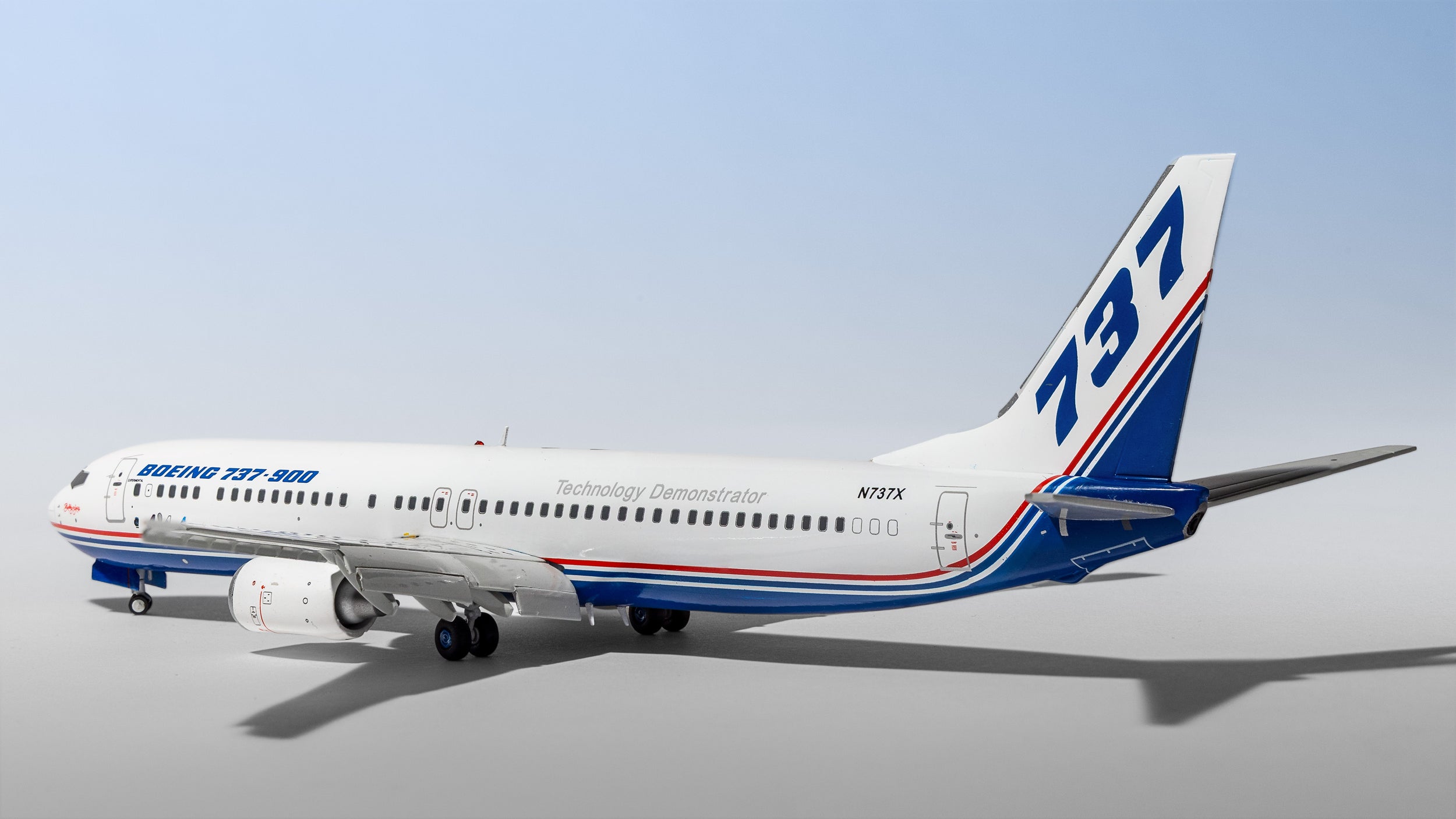 JC Wings 1:200 House Colors Boeing 737-900 N737X rollout scheme LH2BOE456A
